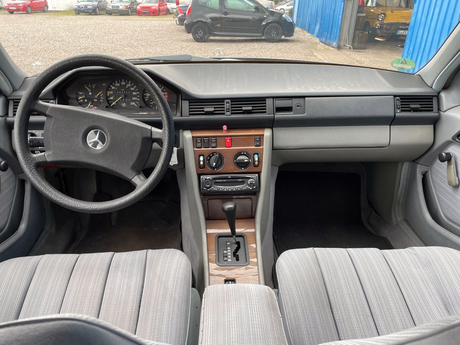 Fahrzeugabbildung Mercedes-Benz 230 TE**Automatik*Schiebedach*Servo**