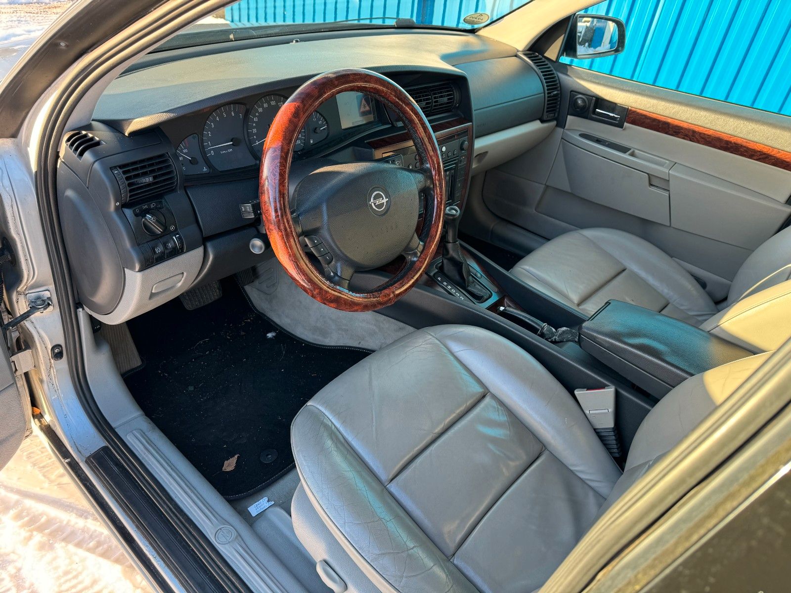 Fahrzeugabbildung Opel Omega B 2,5L V6**Automatik**Leder** HU 05/2024**