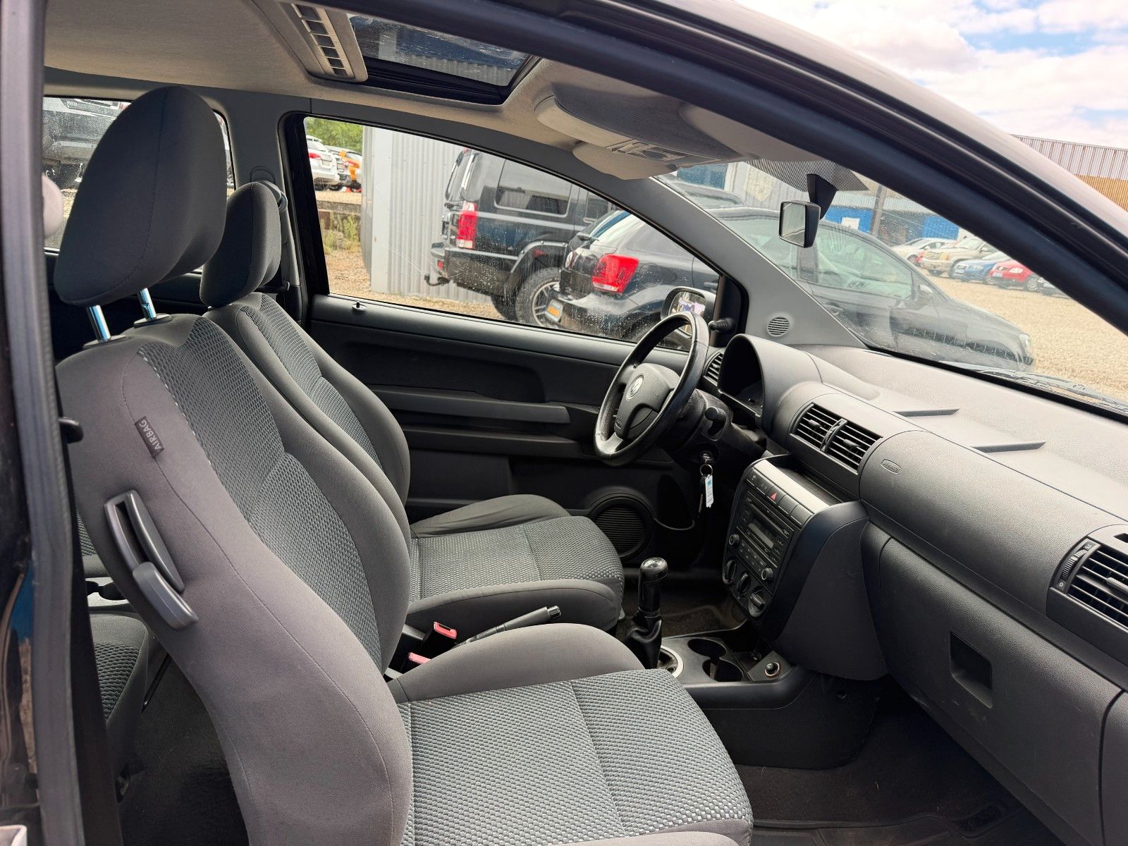 Fahrzeugabbildung Volkswagen Fox Fresh**Tüv 04/28*Allwetter*Schiebedach**