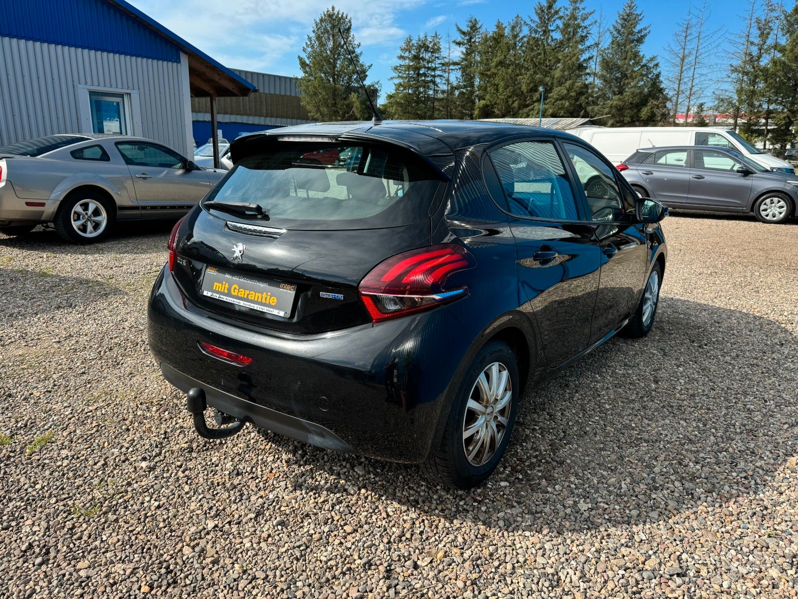 Fahrzeugabbildung Peugeot 208**Active**AHK**SHZ**Klima**Tempomat**