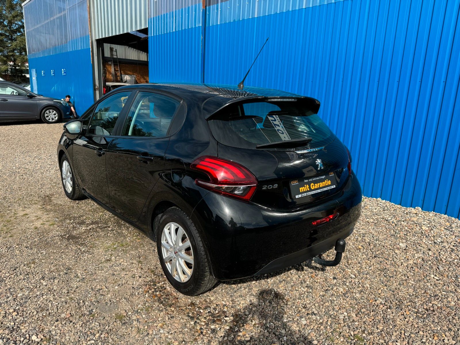 Fahrzeugabbildung Peugeot 208**Active**AHK**SHZ**Klima**Tempomat**