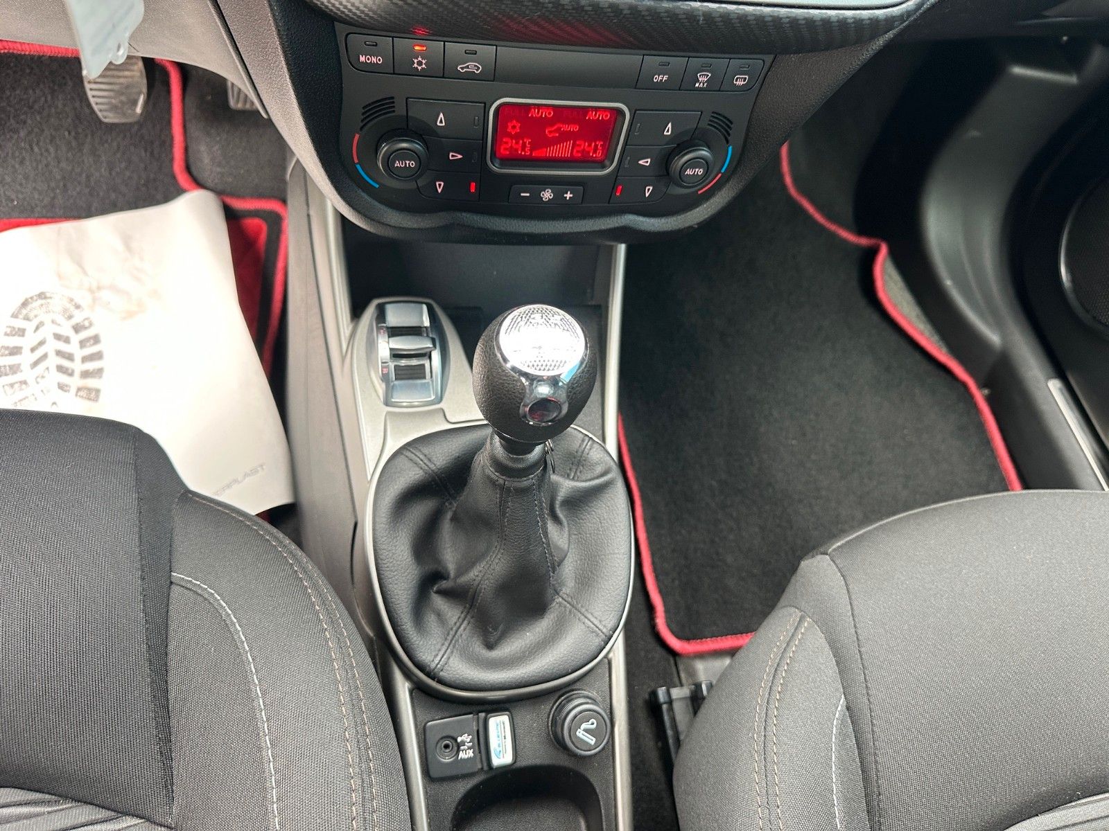 Fahrzeugabbildung Alfa Romeo MiTo Turismo**97 TKM**Klima**Allwetter**