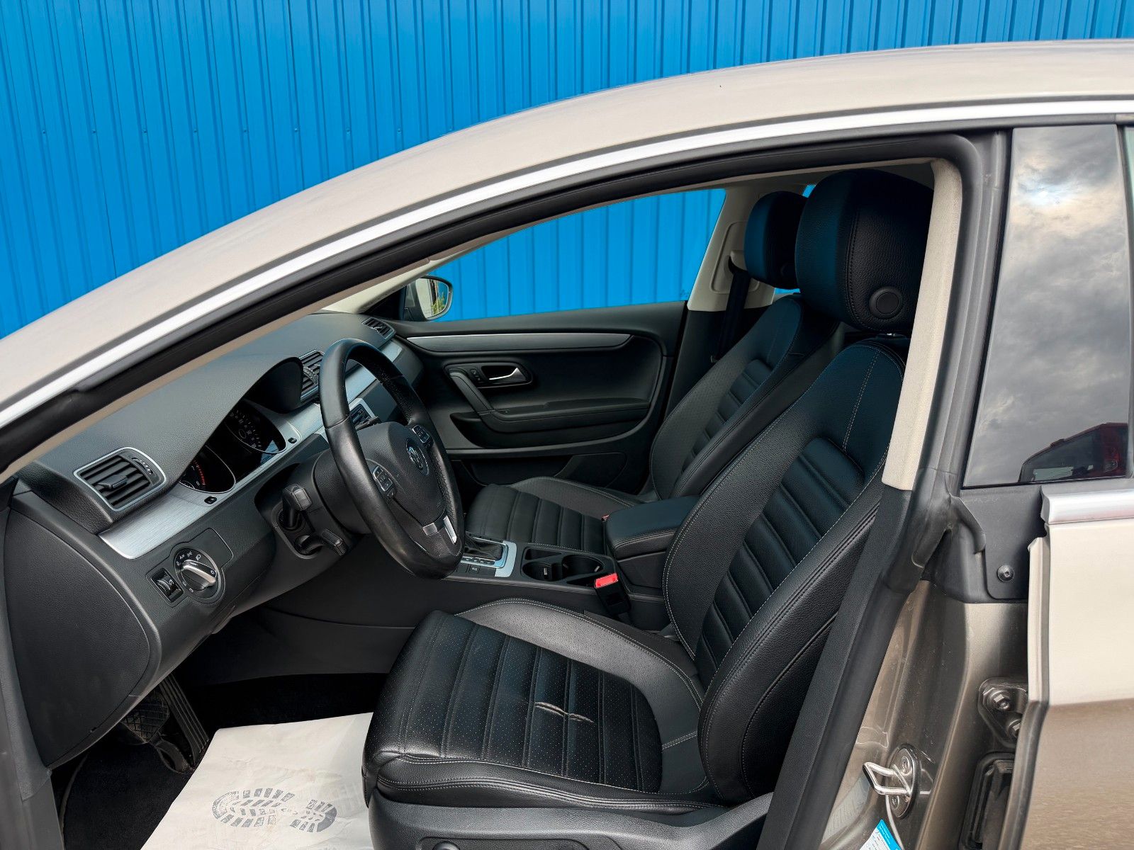 Fahrzeugabbildung Volkswagen Passat CC**Automatik*Leder*Allwetter*Xenon**