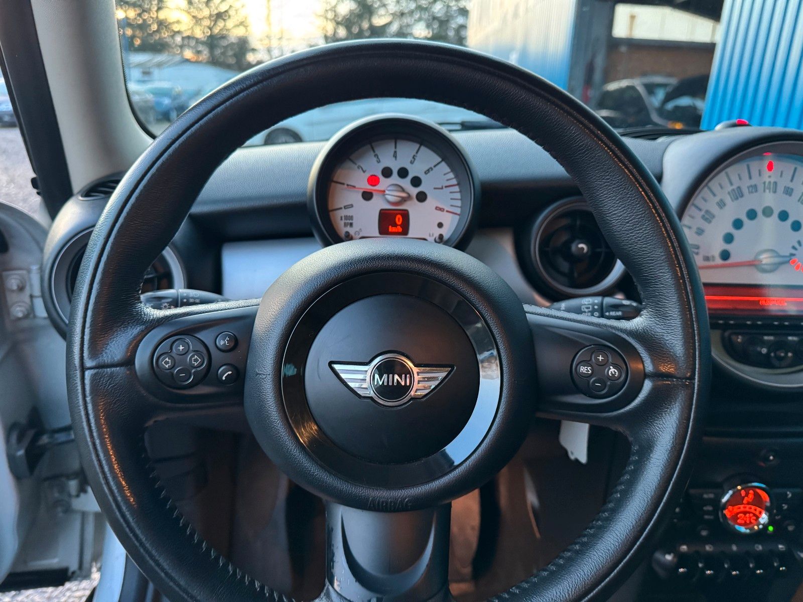 Fahrzeugabbildung MINI COOPER S Clubman**Cooper Soho**Klima**SHZ**Temp*