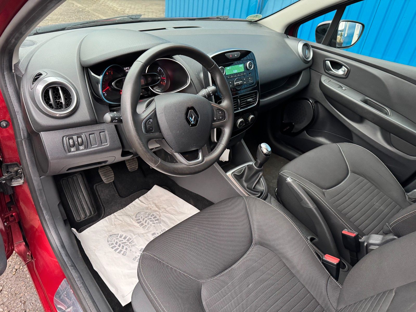 Fahrzeugabbildung Renault Clio IV Grandtour**Limited**Temp*Klima**Euro 6**