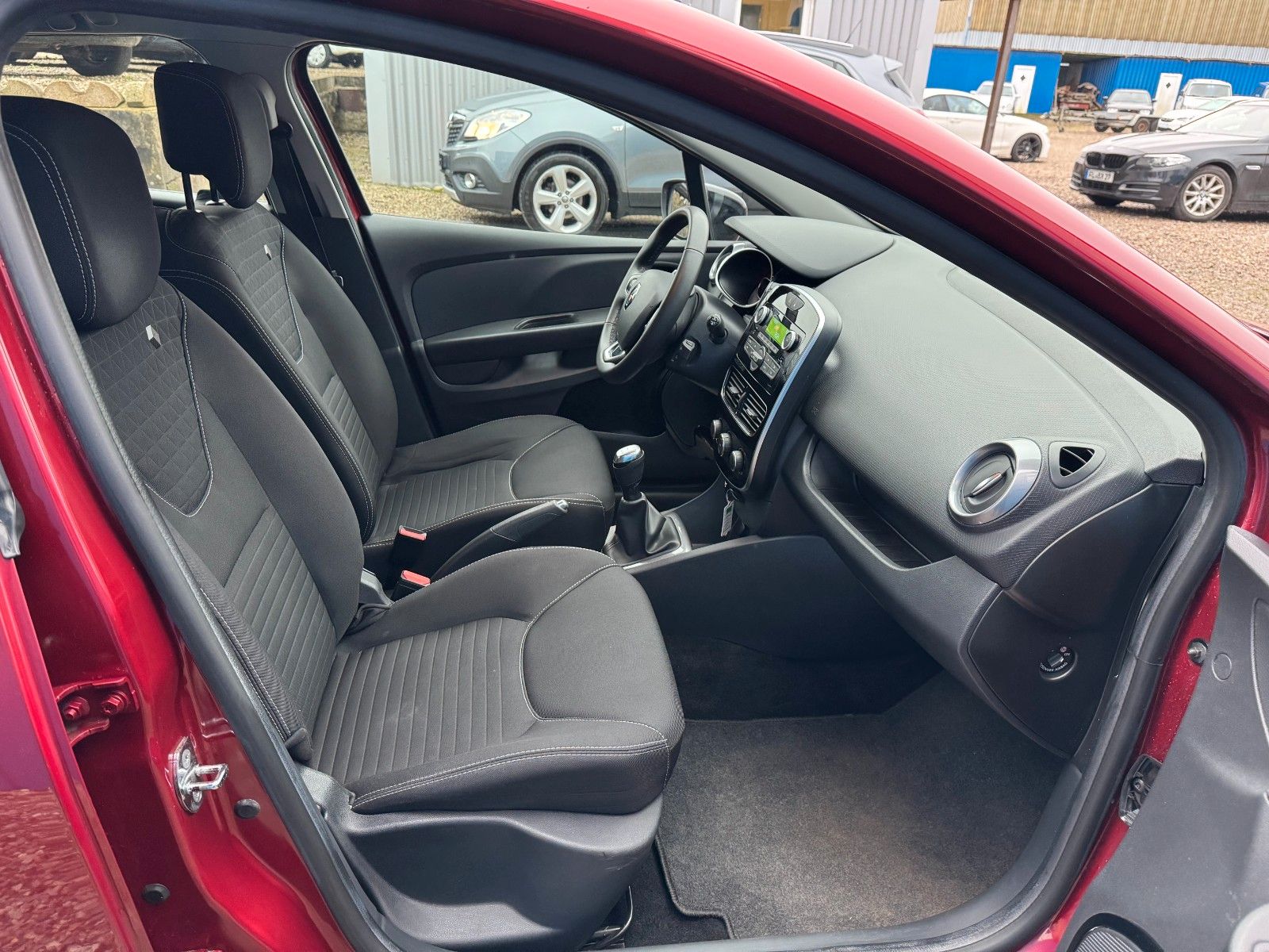 Fahrzeugabbildung Renault Clio IV Grandtour**Limited**Temp*Klima**Euro 6**