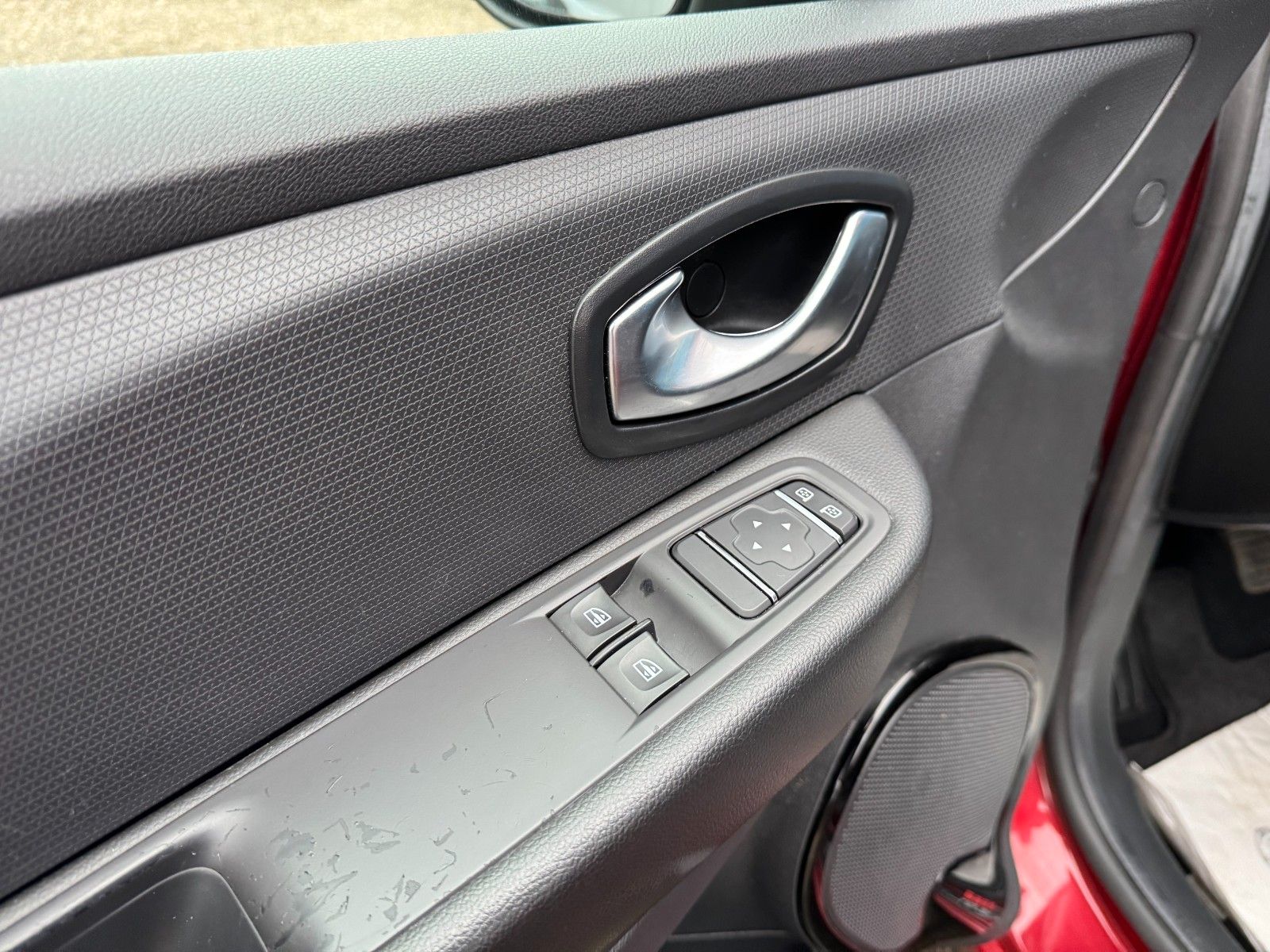 Fahrzeugabbildung Renault Clio IV Grandtour**Limited**Temp*Klima**Euro 6**