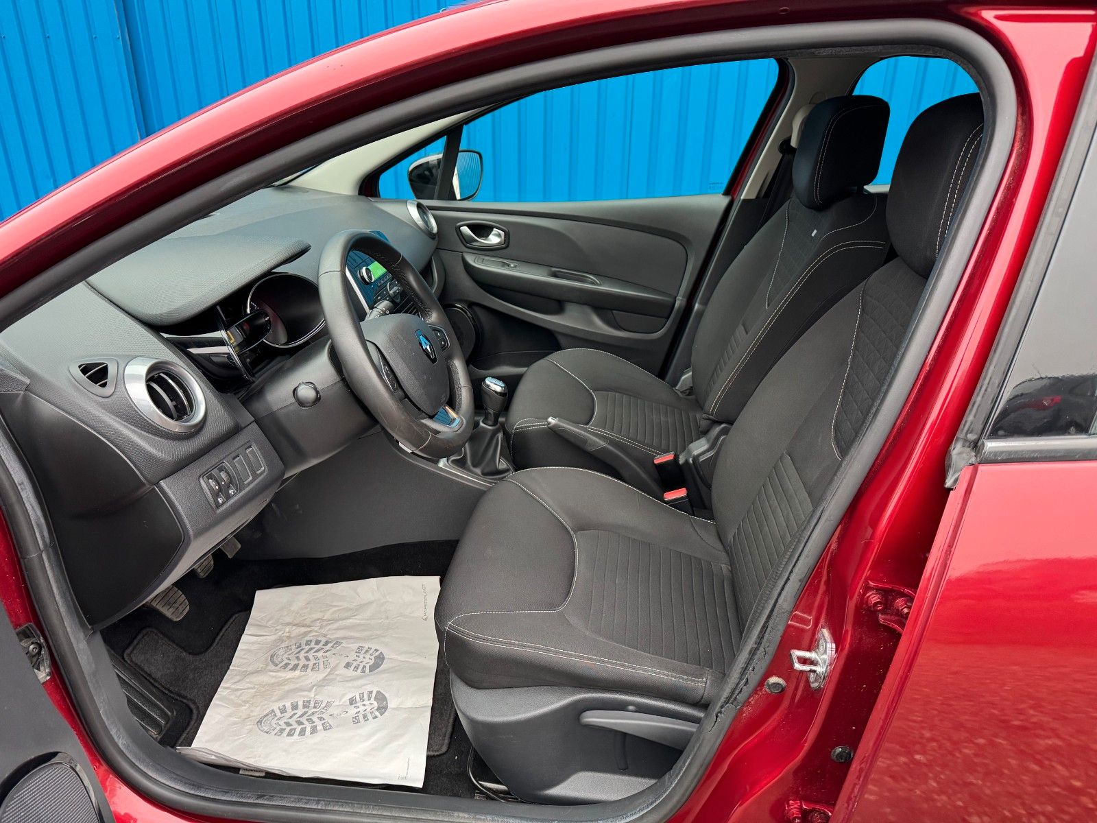 Fahrzeugabbildung Renault Clio IV Grandtour**Limited**Temp*Klima**Euro 6**
