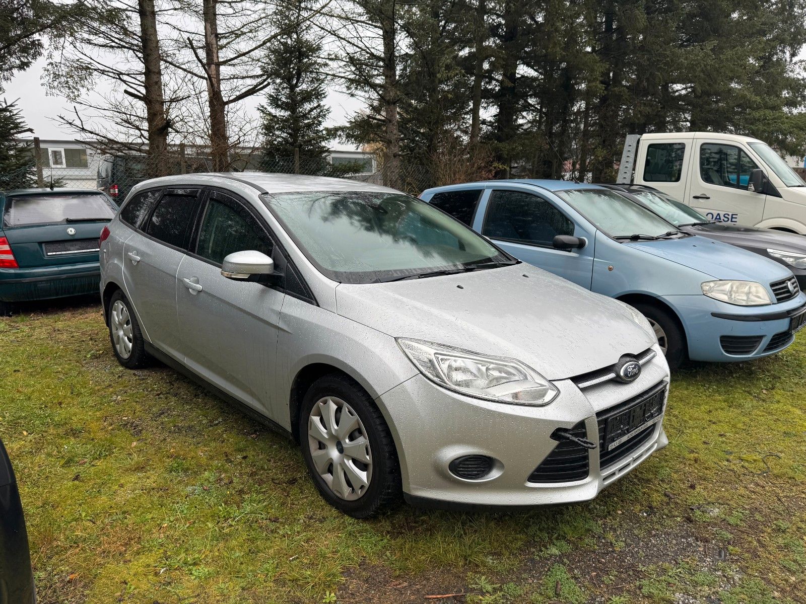 Fahrzeugabbildung Ford Focus Turnier**Trend**Automatik**AHK**