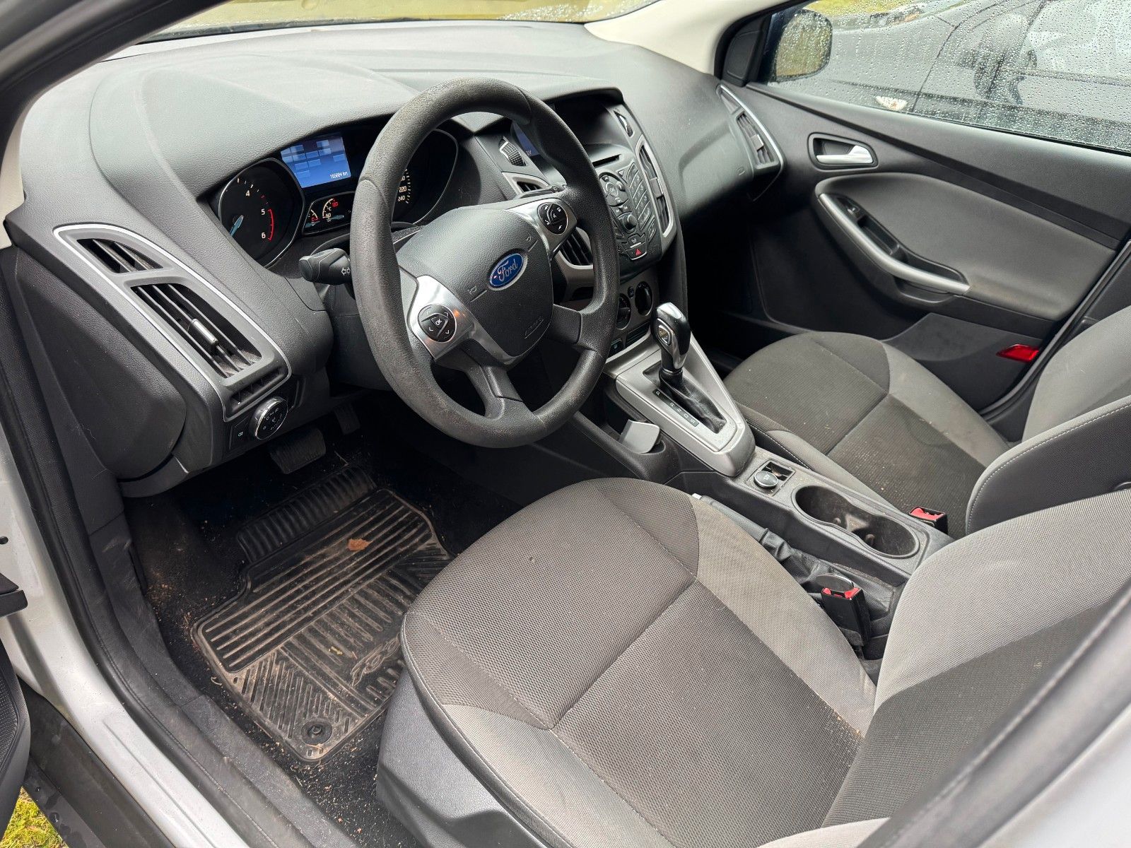 Fahrzeugabbildung Ford Focus Turnier**Trend**Automatik**AHK**