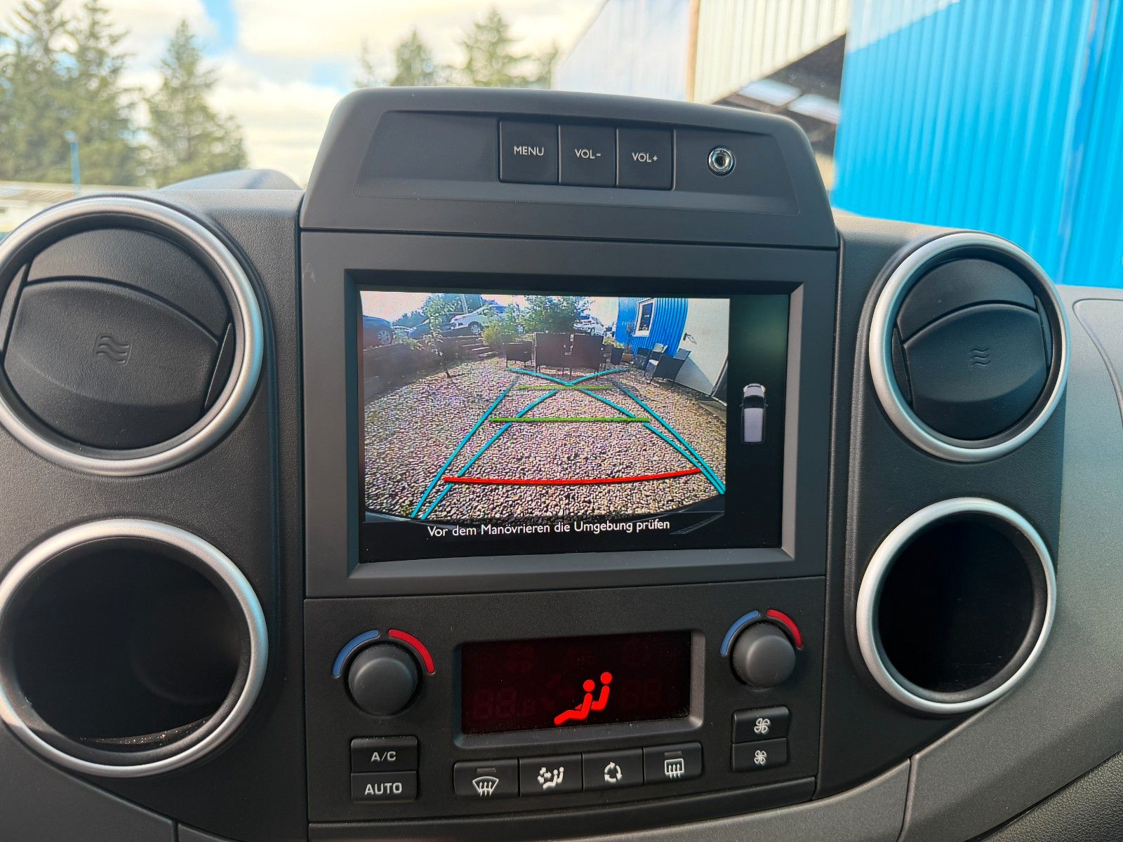 Fahrzeugabbildung Citroën Berlingo Kombi Shine**AHK*Sitzhzng*Kamera*Pano**