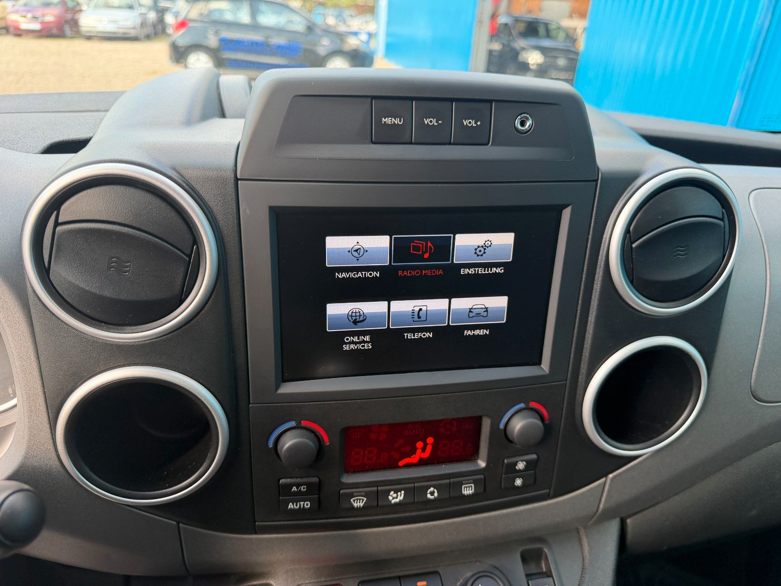 Fahrzeugabbildung Citroën Berlingo Kombi Shine**AHK*Sitzhzng*Kamera*Pano**