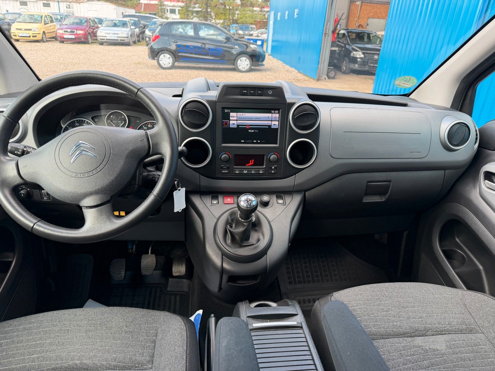 Fahrzeugabbildung Citroën Berlingo Kombi Shine**AHK*Sitzhzng*Kamera*Pano**