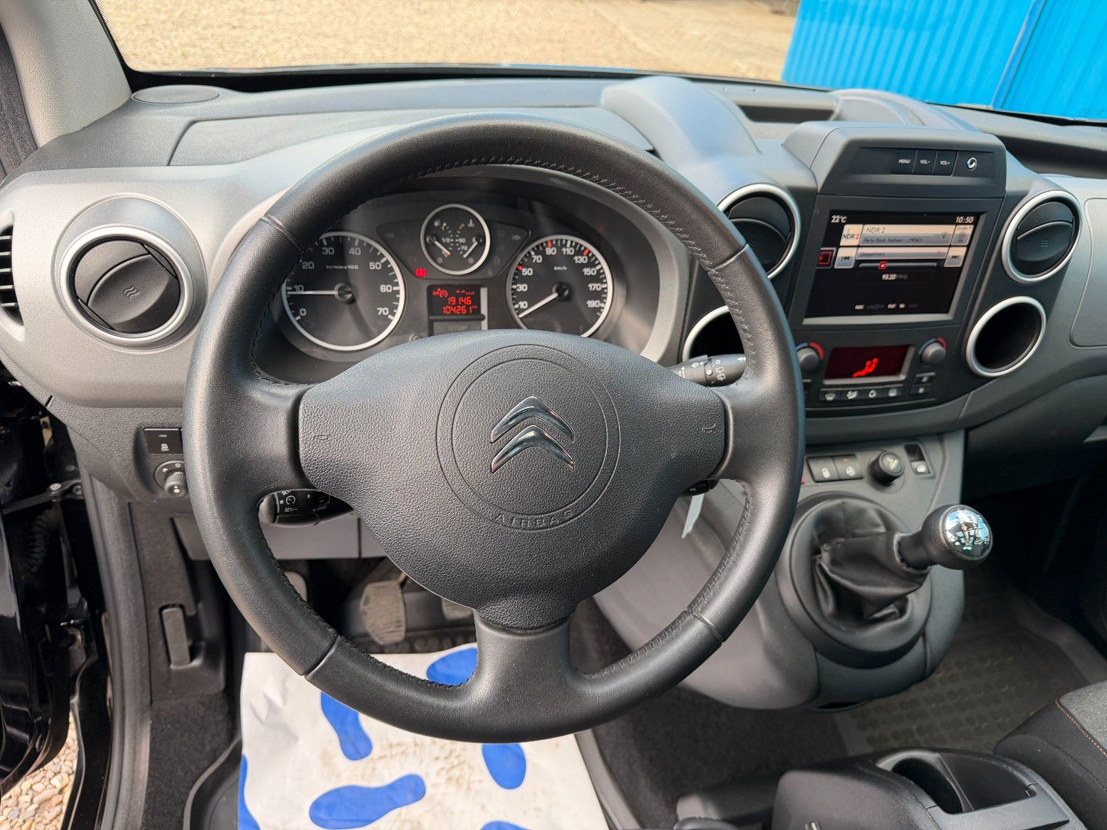 Fahrzeugabbildung Citroën Berlingo Kombi Shine**AHK*Sitzhzng*Kamera*Pano**