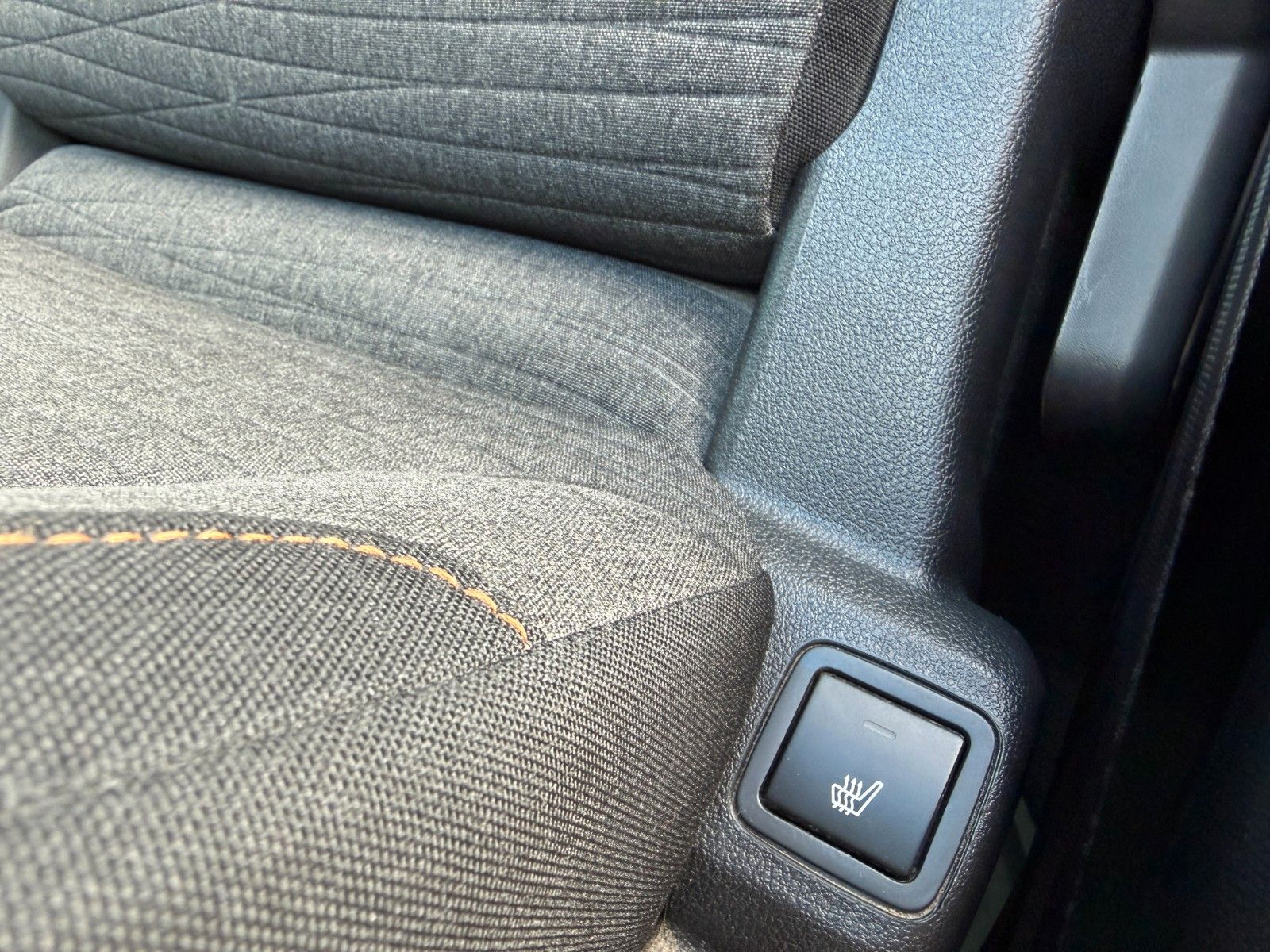 Fahrzeugabbildung Citroën Berlingo Kombi Shine**AHK*Sitzhzng*Kamera*Pano**