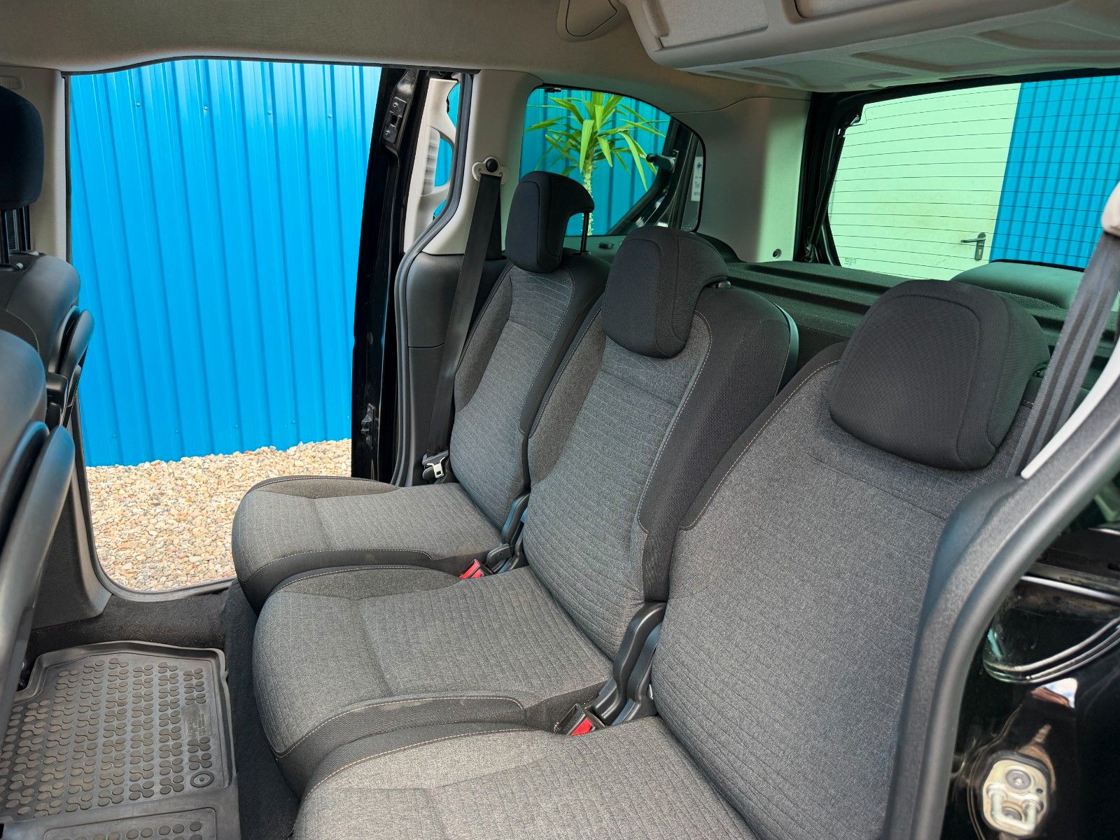 Fahrzeugabbildung Citroën Berlingo Kombi Shine**AHK*Sitzhzng*Kamera*Pano**