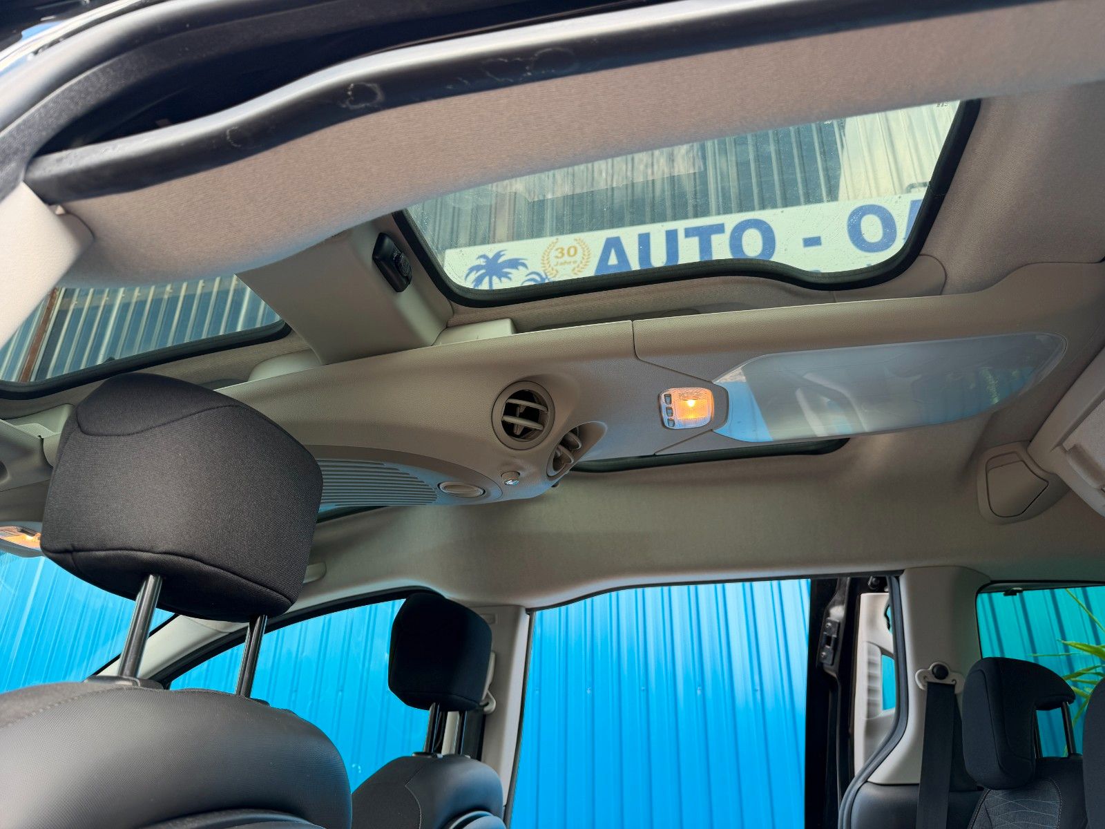 Fahrzeugabbildung Citroën Berlingo Kombi Shine**AHK*Sitzhzng*Kamera*Pano**