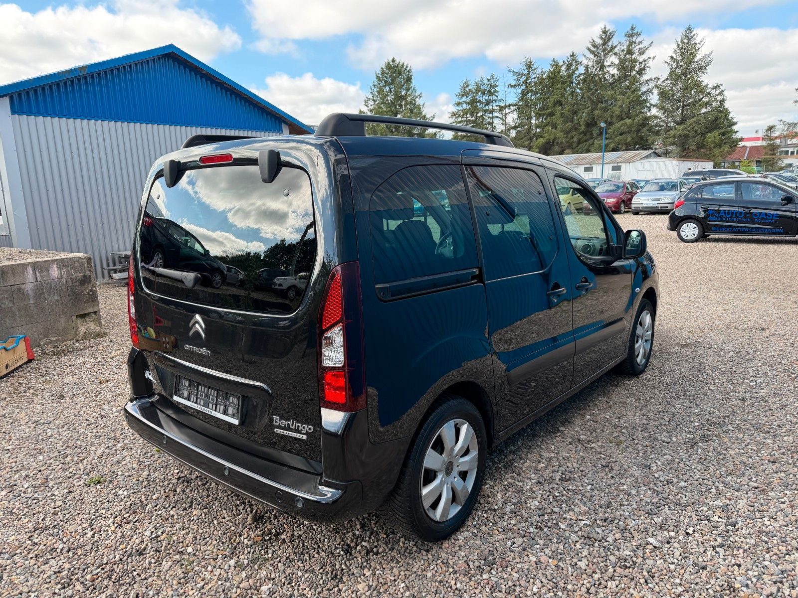 Fahrzeugabbildung Citroën Berlingo Kombi Shine**AHK*Sitzhzng*Kamera*Pano**