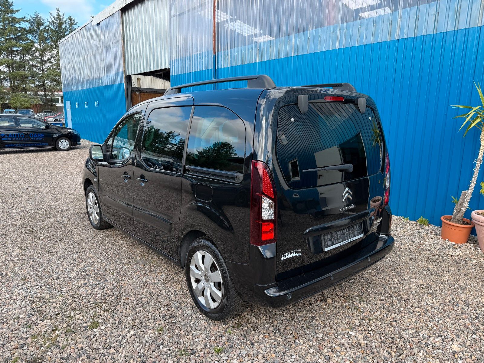 Fahrzeugabbildung Citroën Berlingo Kombi Shine**AHK*Sitzhzng*Kamera*Pano**