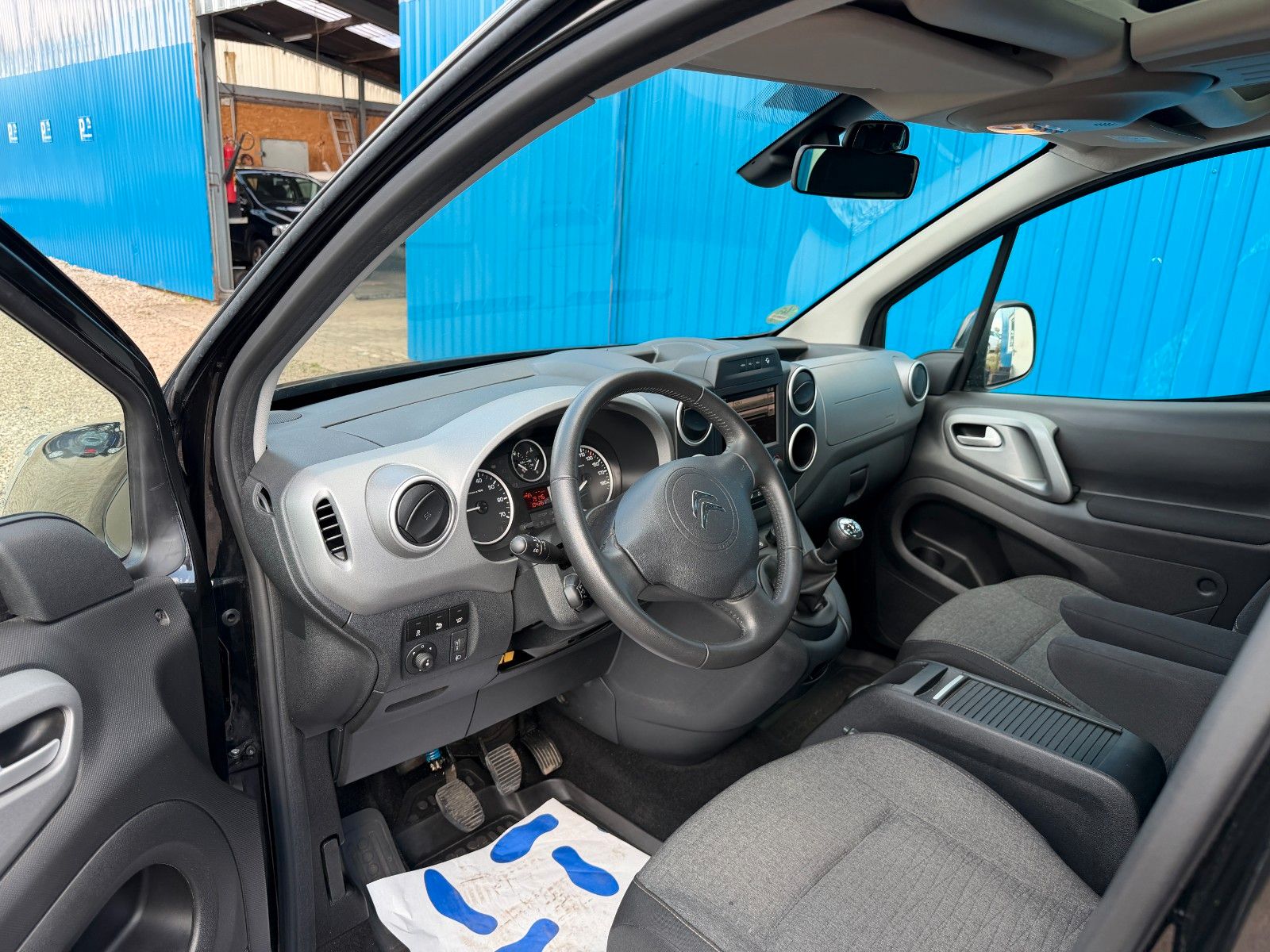 Fahrzeugabbildung Citroën Berlingo Kombi Shine**AHK*Sitzhzng*Kamera*Pano**