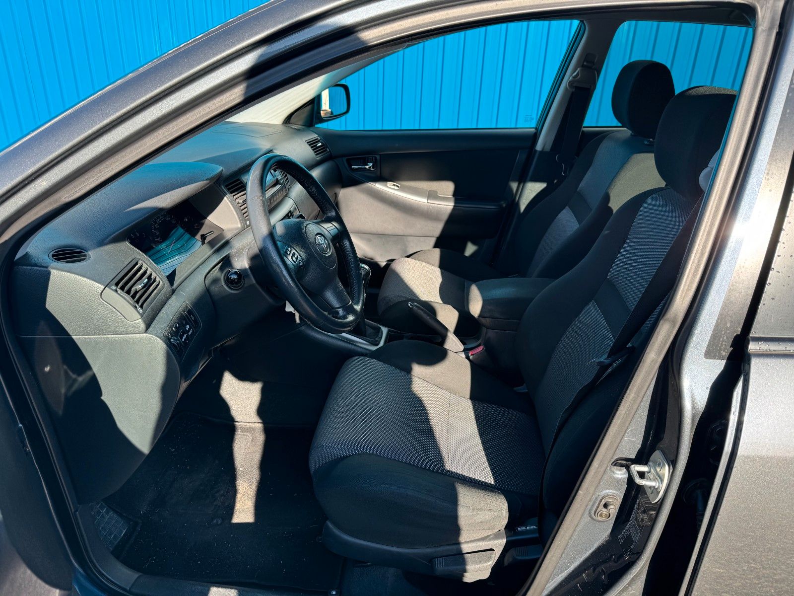 Fahrzeugabbildung Toyota Corolla 1.6 Edition / Compact**Klima**AHK**SHZ**