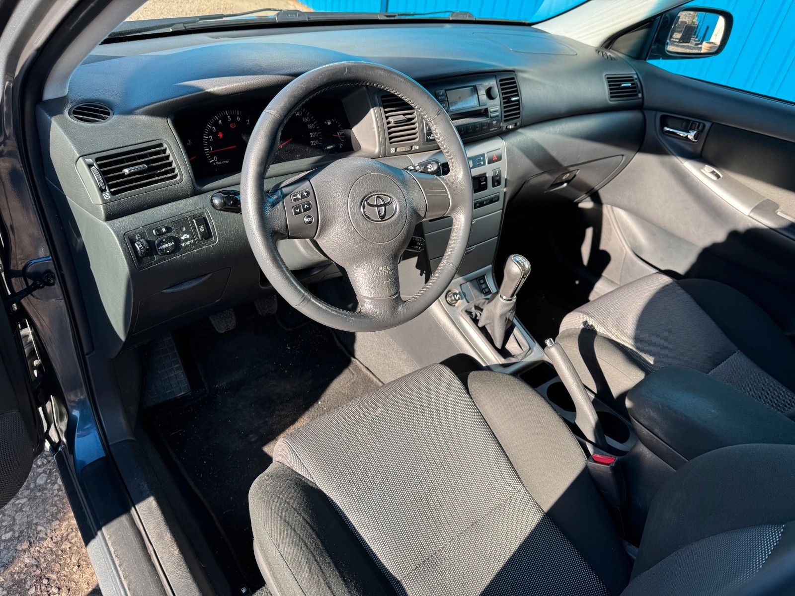 Fahrzeugabbildung Toyota Corolla 1.6 Edition / Compact**Klima**AHK**SHZ**