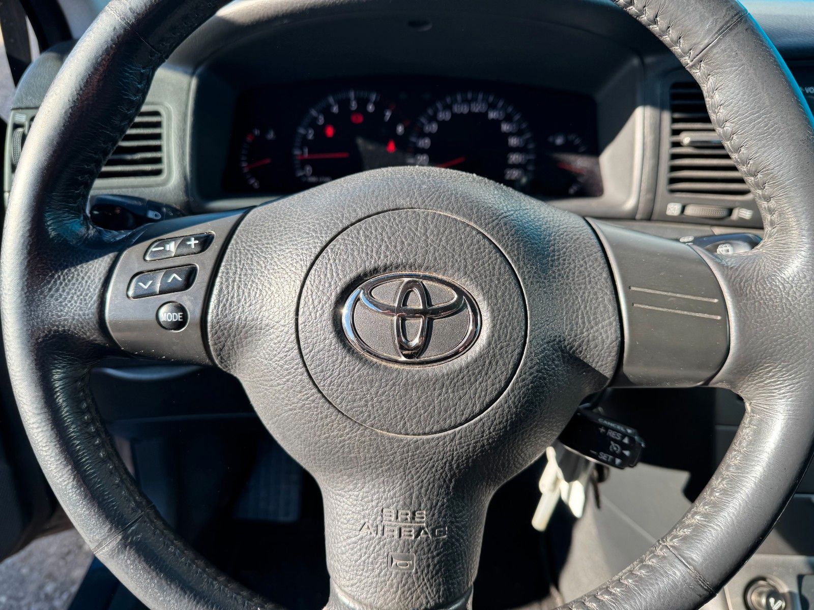 Fahrzeugabbildung Toyota Corolla 1.6 Edition / Compact**Klima**AHK**SHZ**