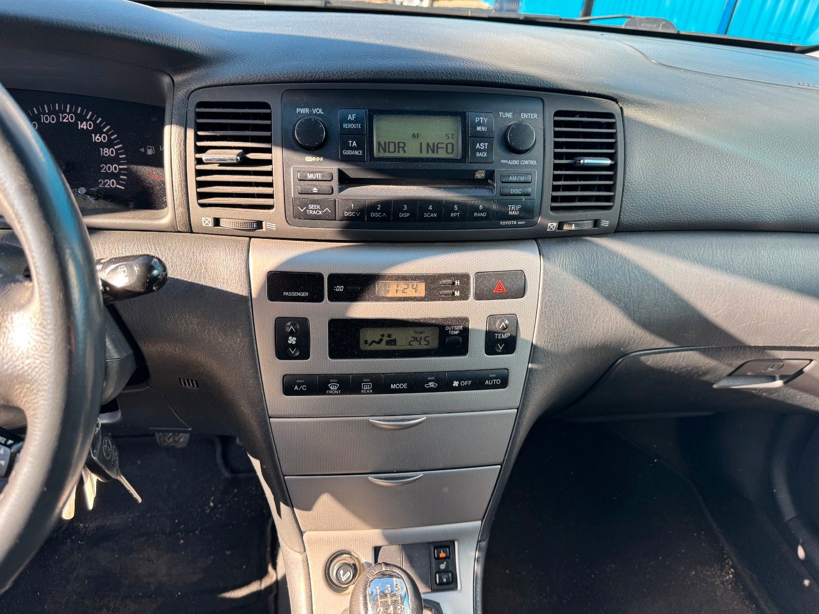 Fahrzeugabbildung Toyota Corolla 1.6 Edition / Compact**Klima**AHK**SHZ**