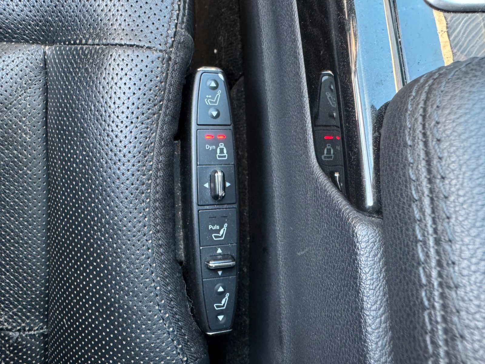 Fahrzeugabbildung Mercedes-Benz E 350 T CGI BlueEfficiency**Vollaustattung**