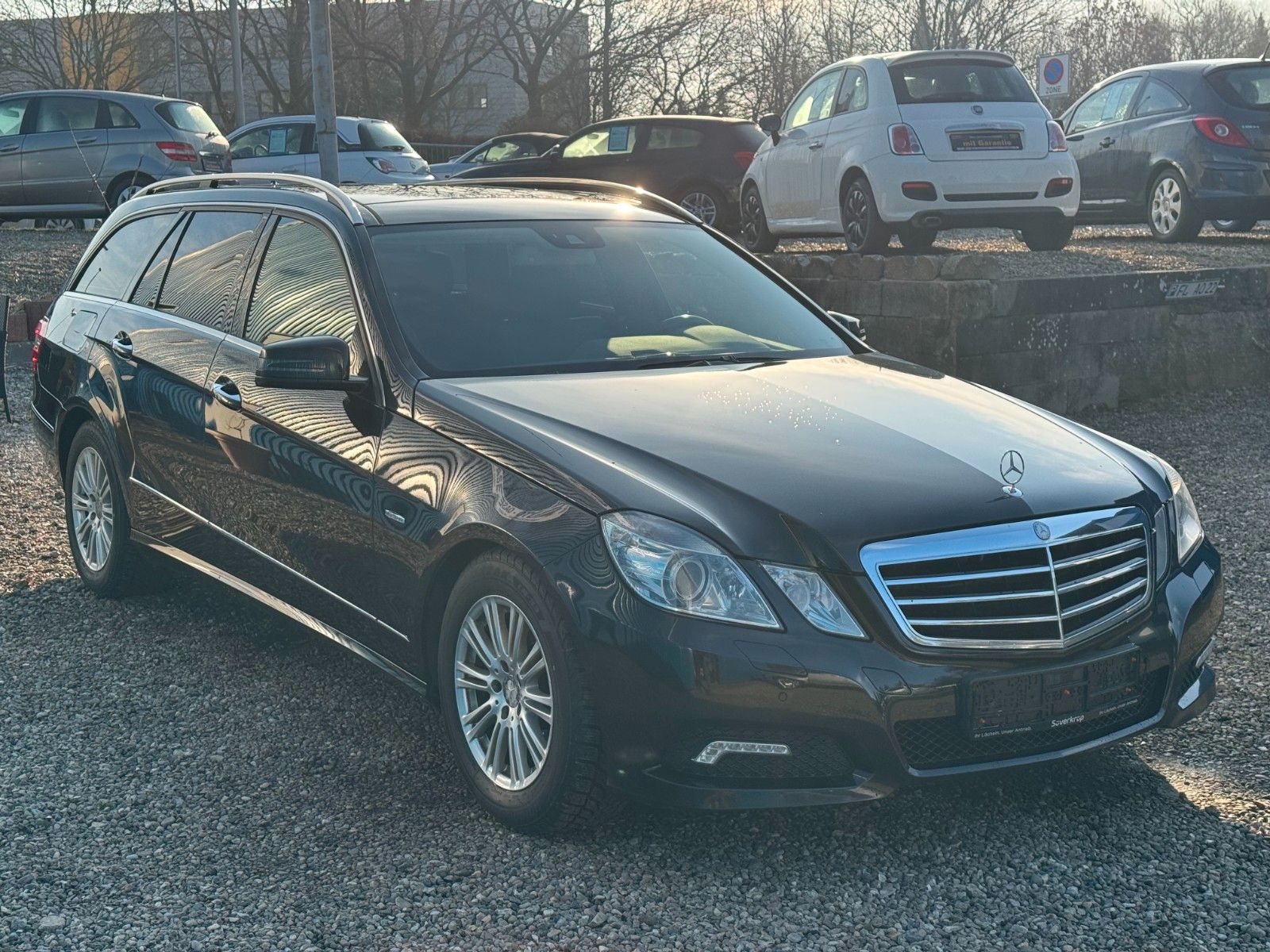 Fahrzeugabbildung Mercedes-Benz E 350 T CGI BlueEfficiency**Vollaustattung**