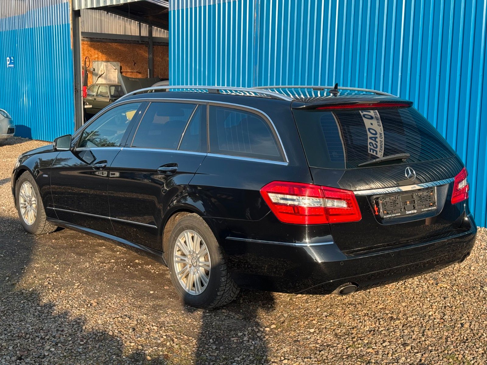 Fahrzeugabbildung Mercedes-Benz E 350 T CGI BlueEfficiency**Vollaustattung**
