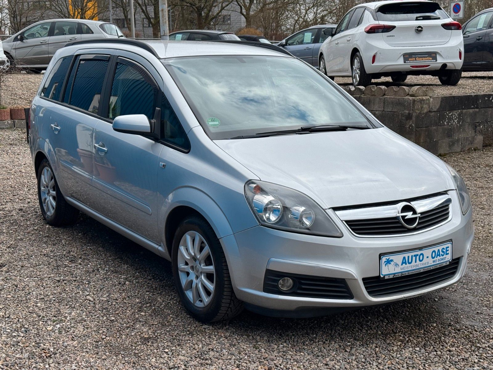 Fahrzeugabbildung Opel Zafira B **Edition**7. SITZER**AHK**Klima**