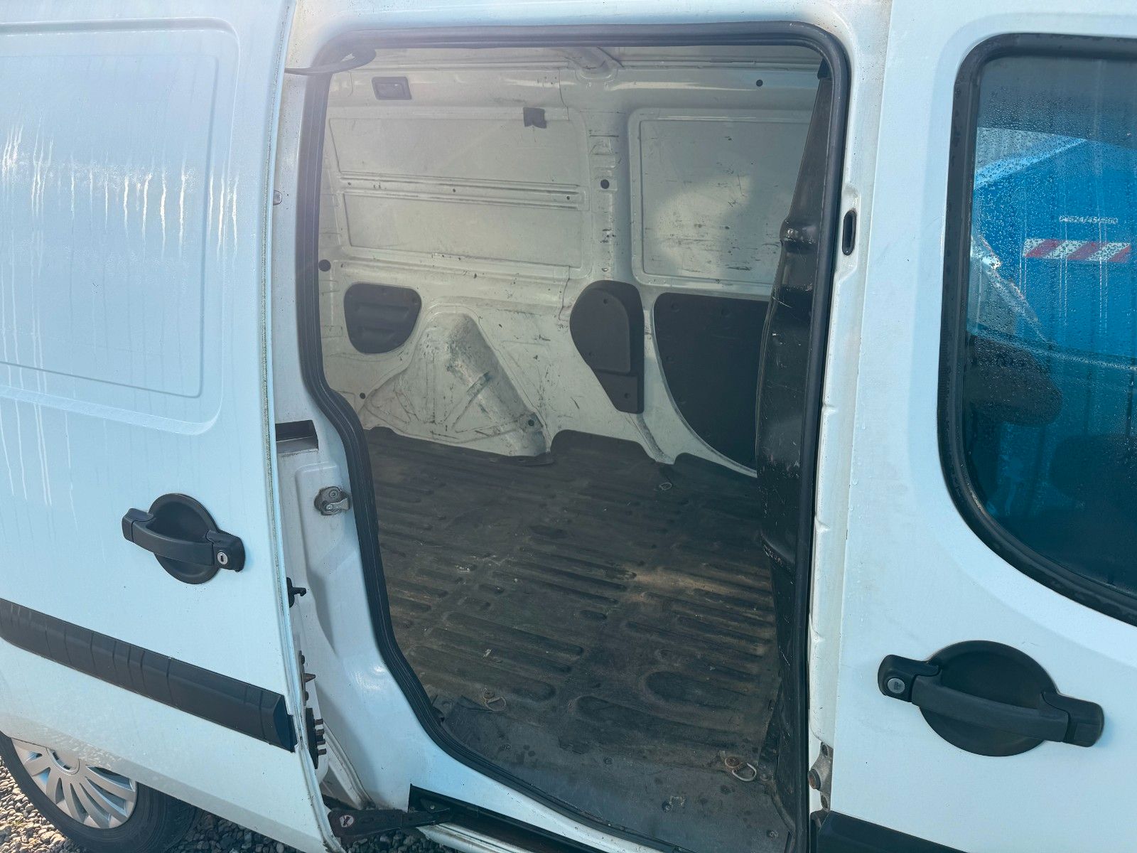 Fahrzeugabbildung Fiat Doblo 1.9 JTD SX **Maxi**Kasten**AHK**HU 03/25**