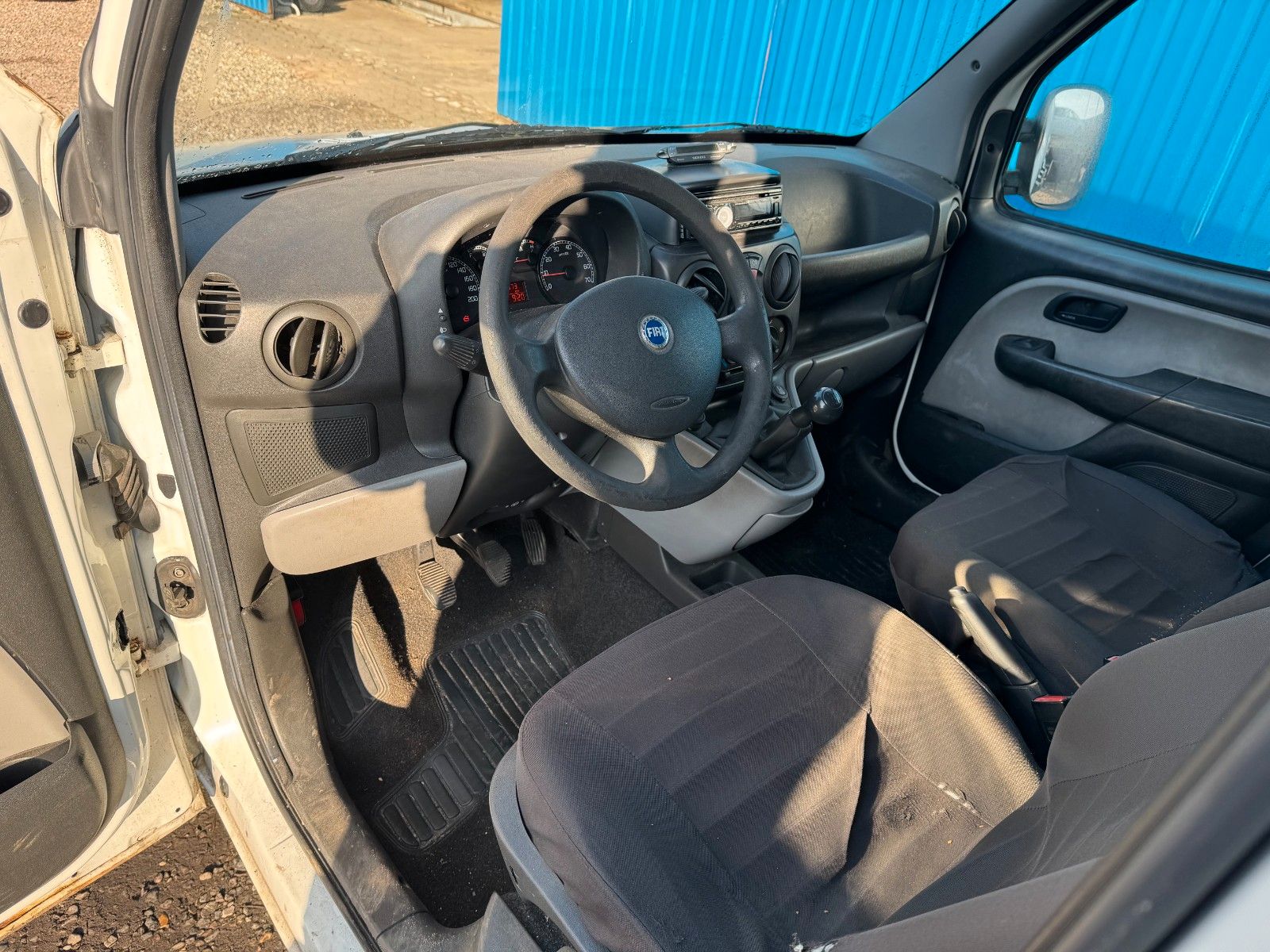 Fahrzeugabbildung Fiat Doblo 1.9 JTD SX **Maxi**Kasten**AHK**HU 03/25**