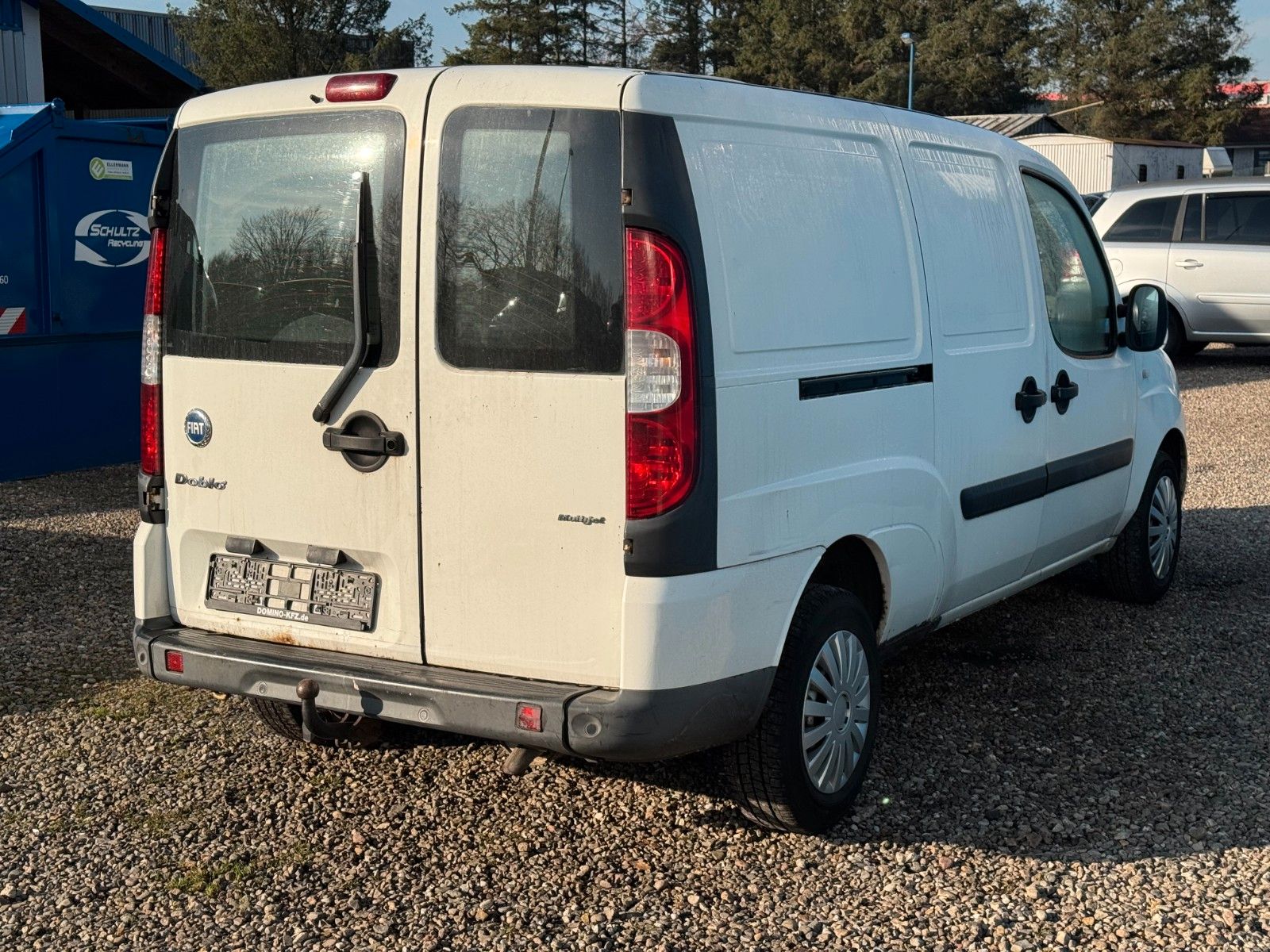 Fahrzeugabbildung Fiat Doblo 1.9 JTD SX **Maxi**Kasten**AHK**HU 03/25**