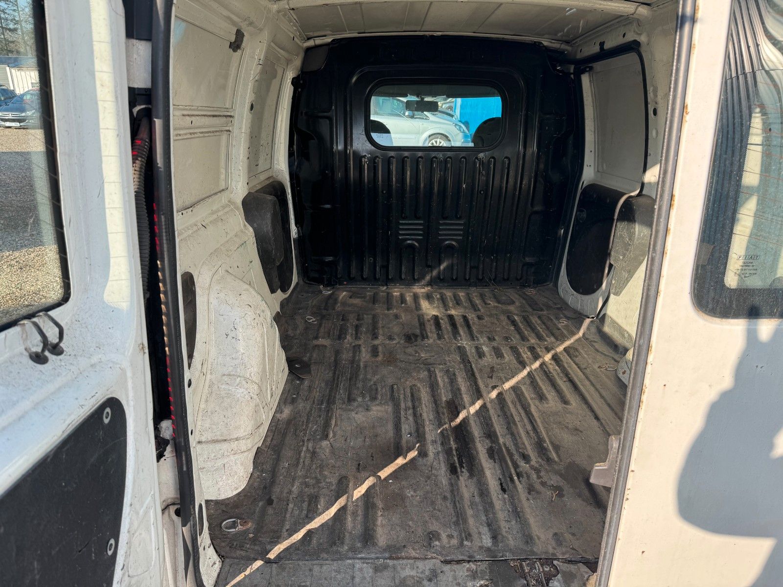 Fahrzeugabbildung Fiat Doblo 1.9 JTD SX **Maxi**Kasten**AHK**HU 03/25**