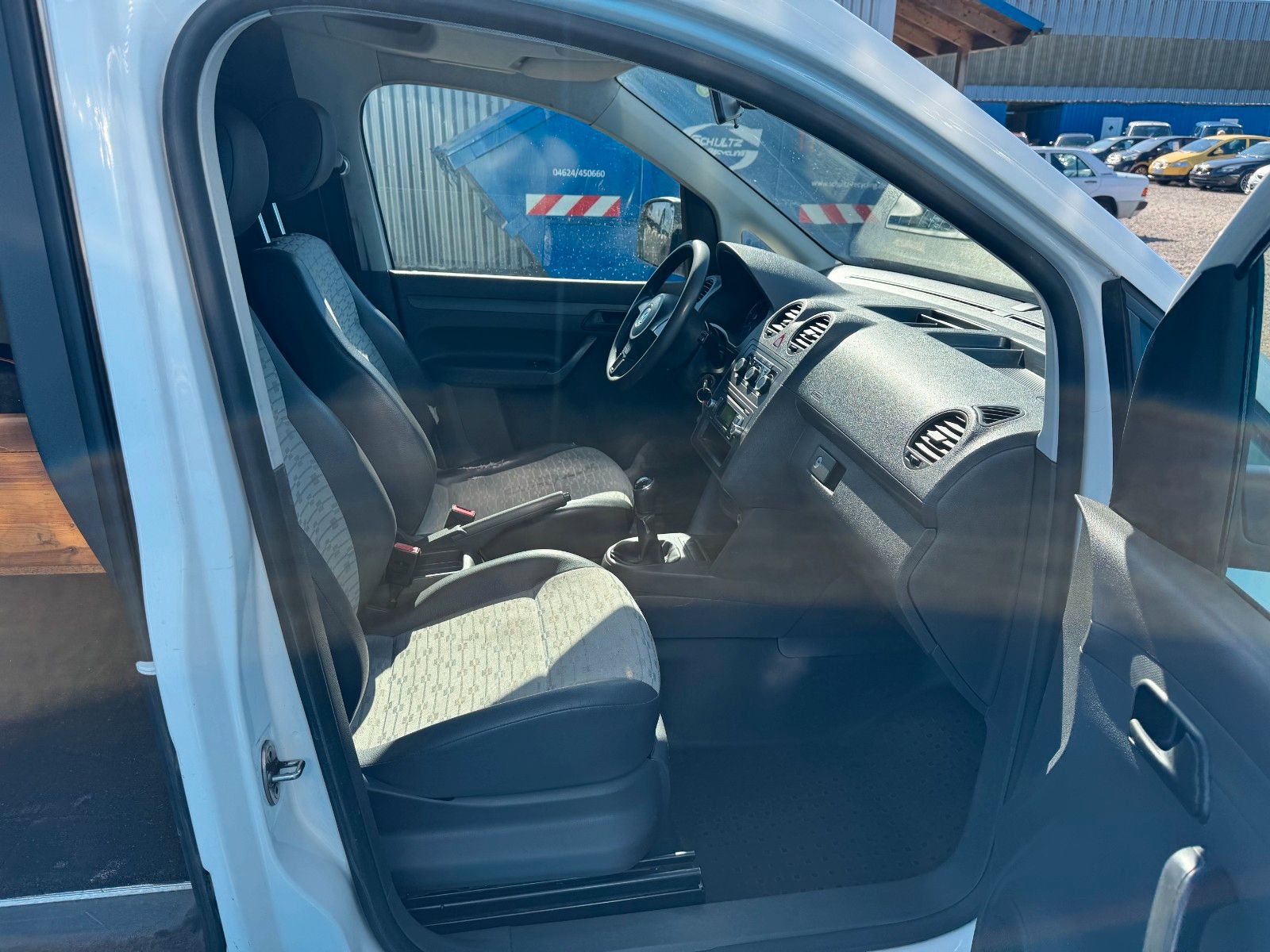 Fahrzeugabbildung Volkswagen Caddy Kasten **Maxi**KLIMA**HU 09/2025**