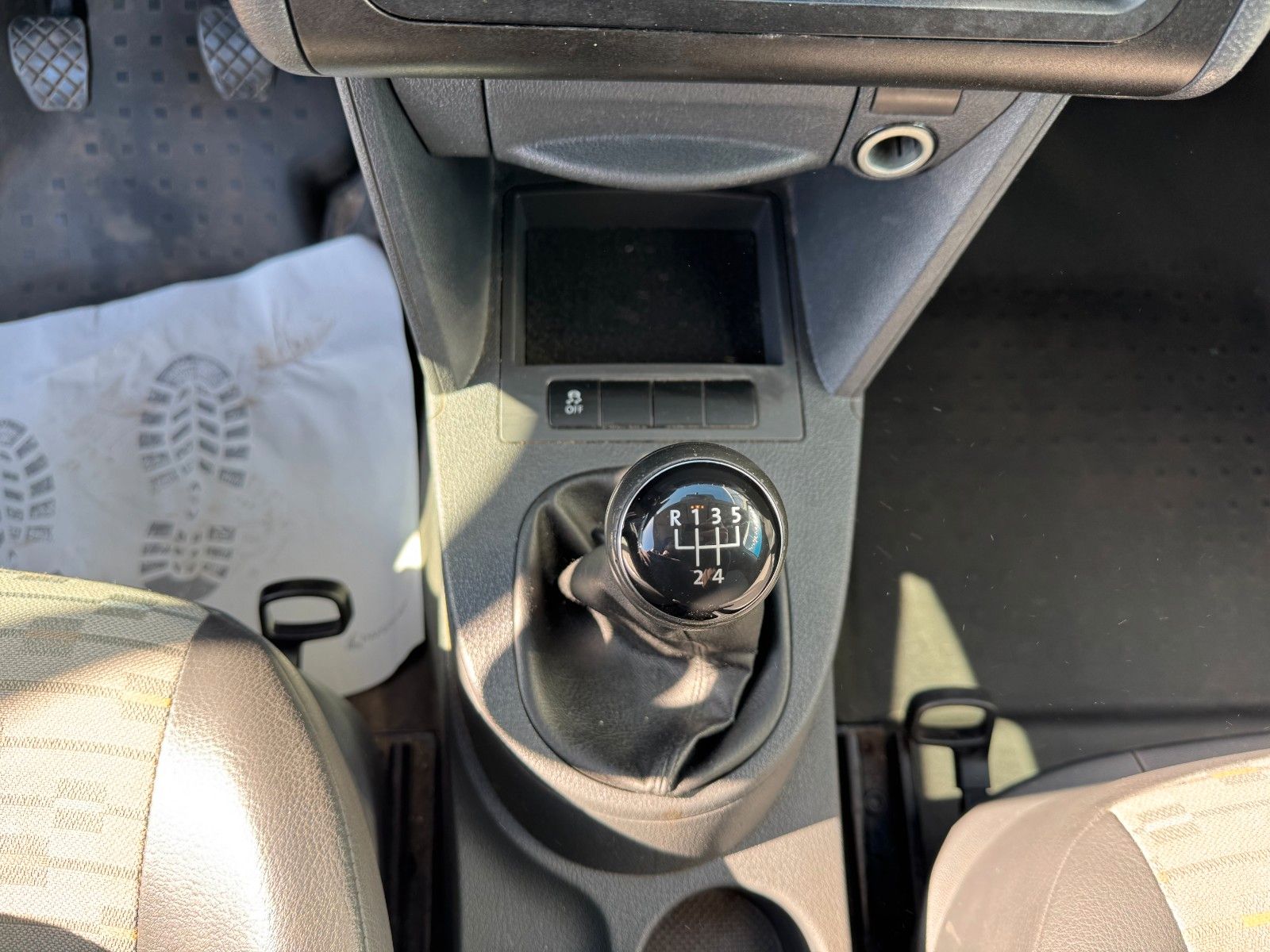 Fahrzeugabbildung Volkswagen Caddy Kasten **Maxi**KLIMA**HU 09/2025**