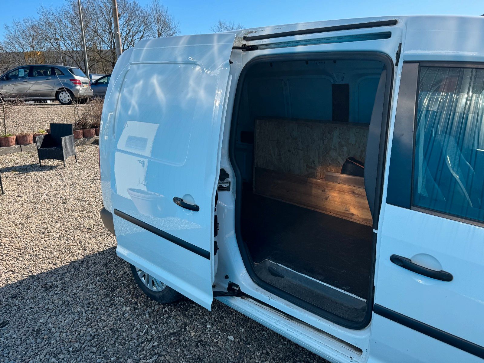 Fahrzeugabbildung Volkswagen Caddy Kasten **Maxi**KLIMA**HU 09/2025**