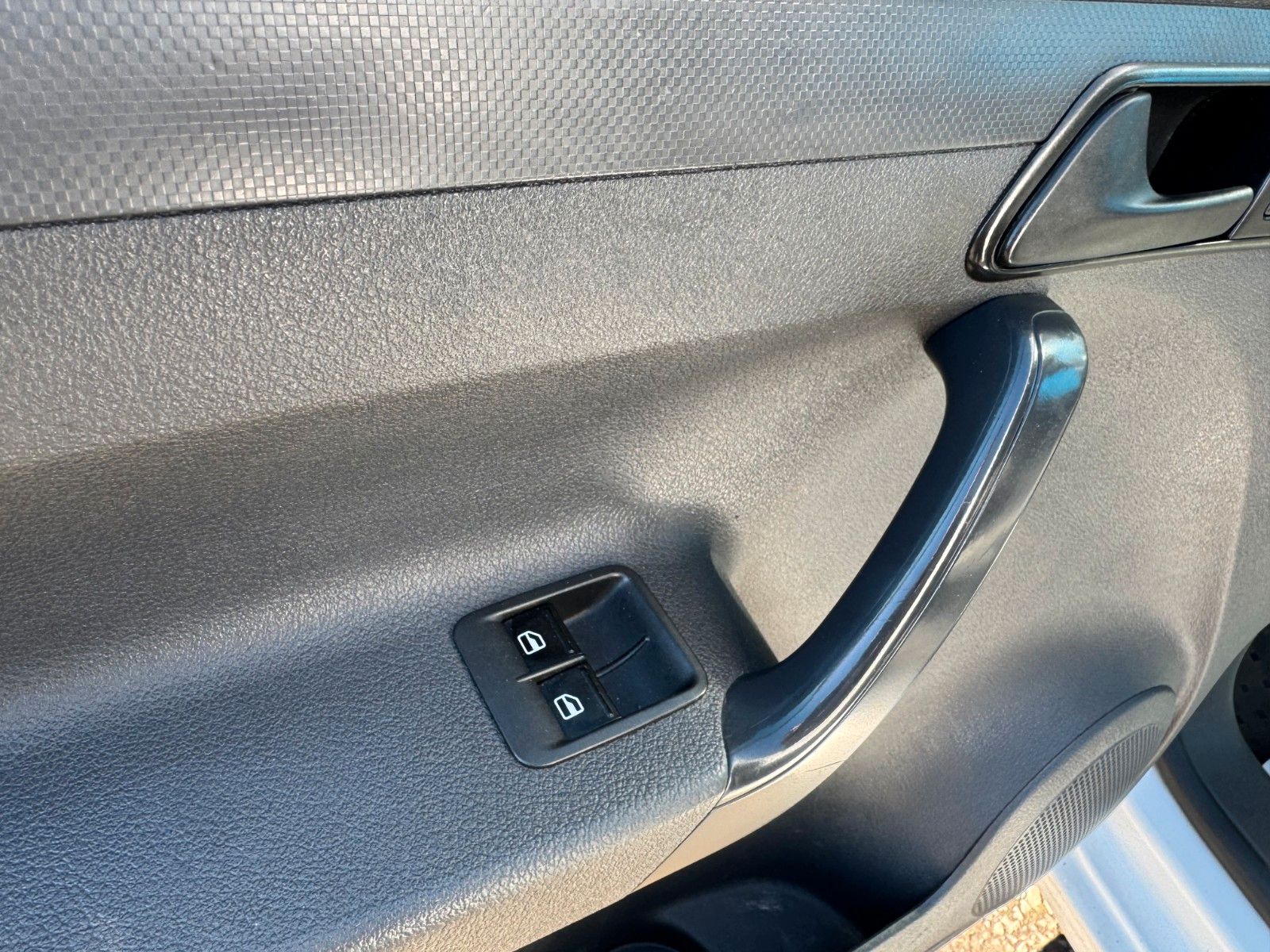 Fahrzeugabbildung Volkswagen Caddy Kasten **Maxi**KLIMA**HU 09/2025**