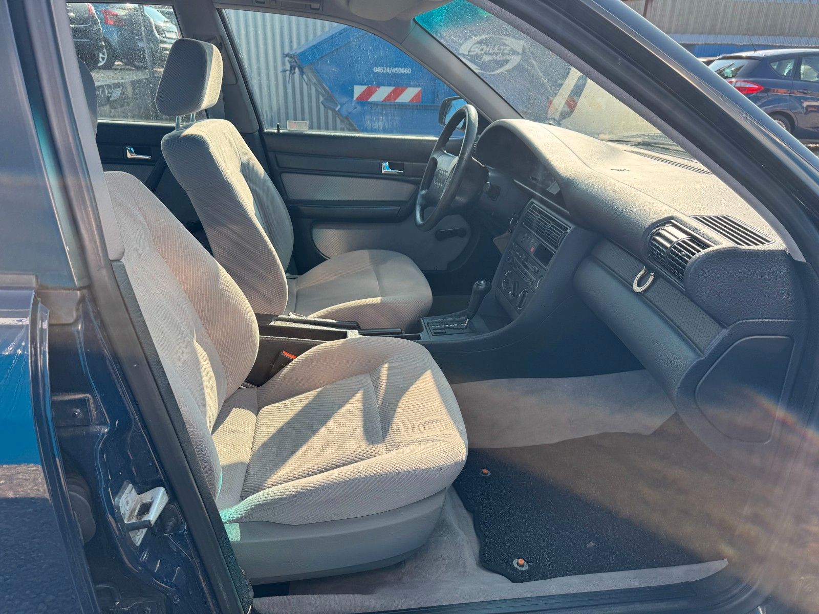 Fahrzeugabbildung Audi 100 **Automatik**HU 11/2025**