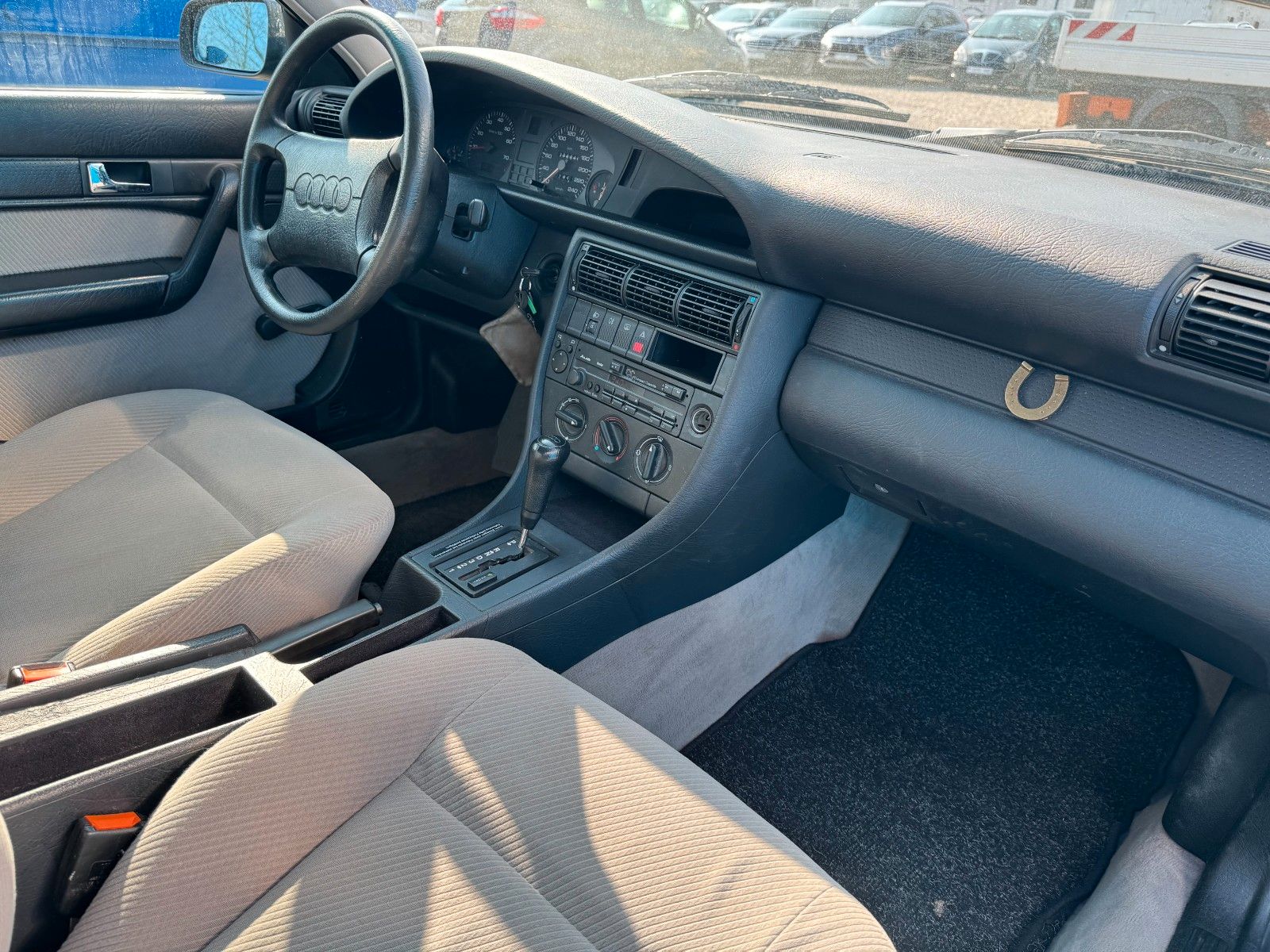 Fahrzeugabbildung Audi 100 **Automatik**HU 11/2025**