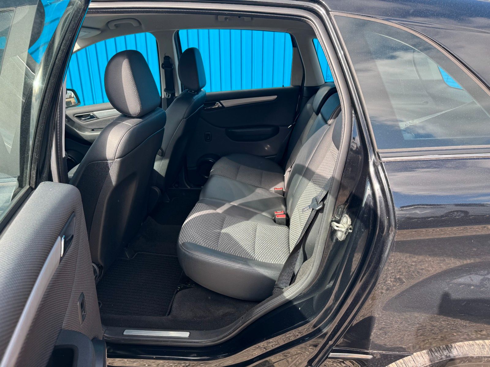 Fahrzeugabbildung Mercedes-Benz B 180 CDI**Automatik**SHZ**Teilleder**Tempo**