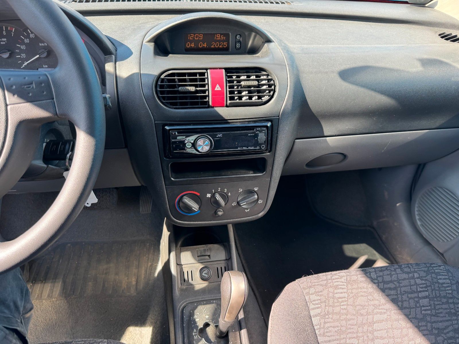 Fahrzeugabbildung Opel Corsa 1.2 16V COMFORT**Automatik**HU04/2026**