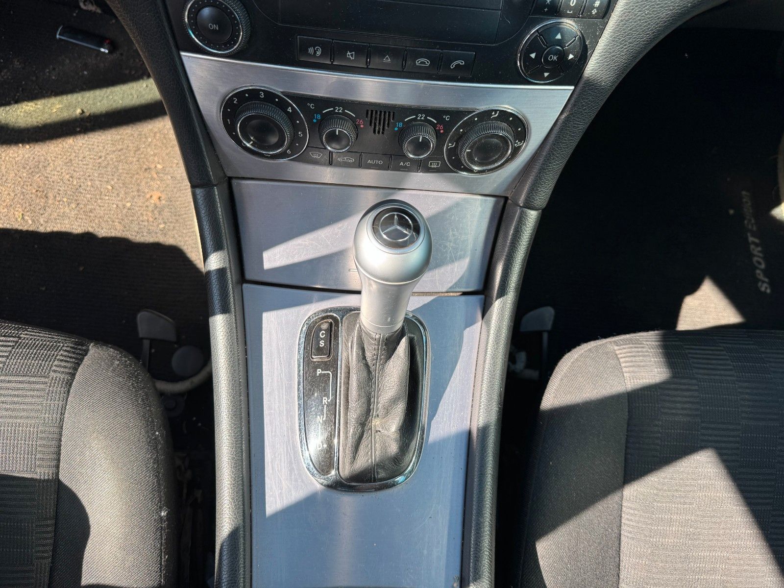 Fahrzeugabbildung Mercedes-Benz C 220 CDI Lim.Sport **Automatik**Xenon**Temp**