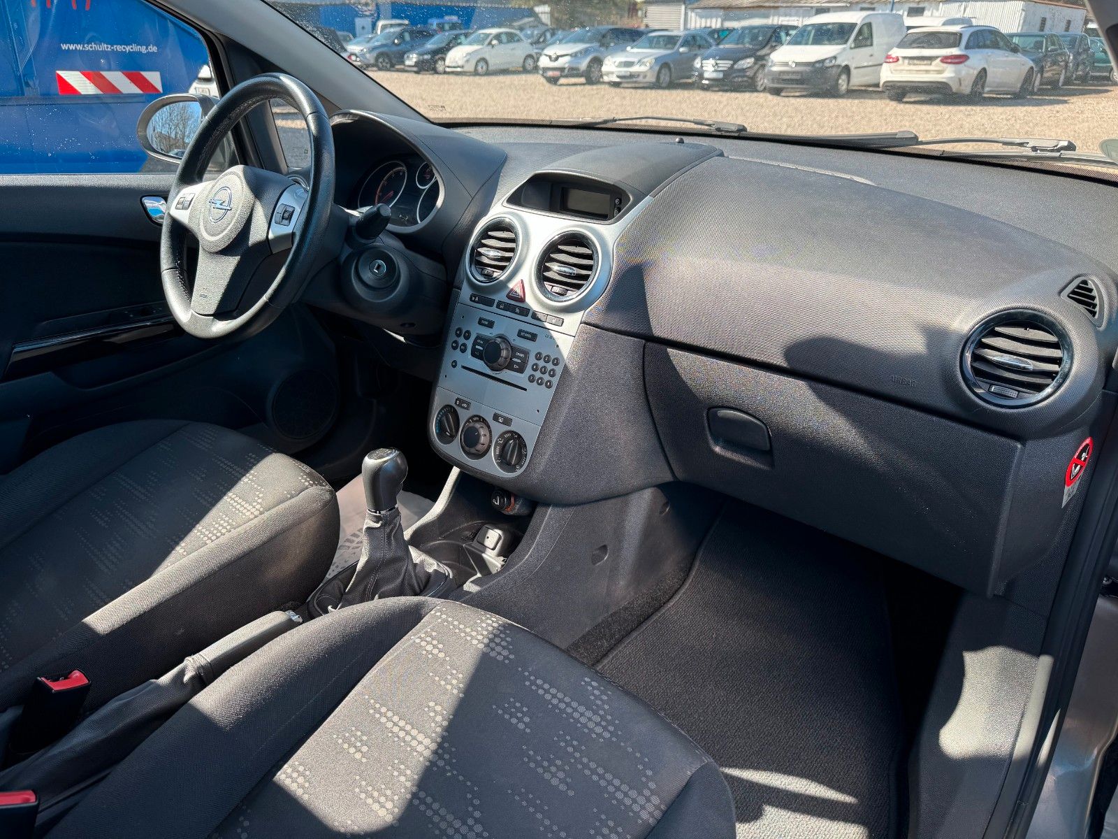 Fahrzeugabbildung Opel Corsa D**Satellite**Klima**SHZ**LRH**