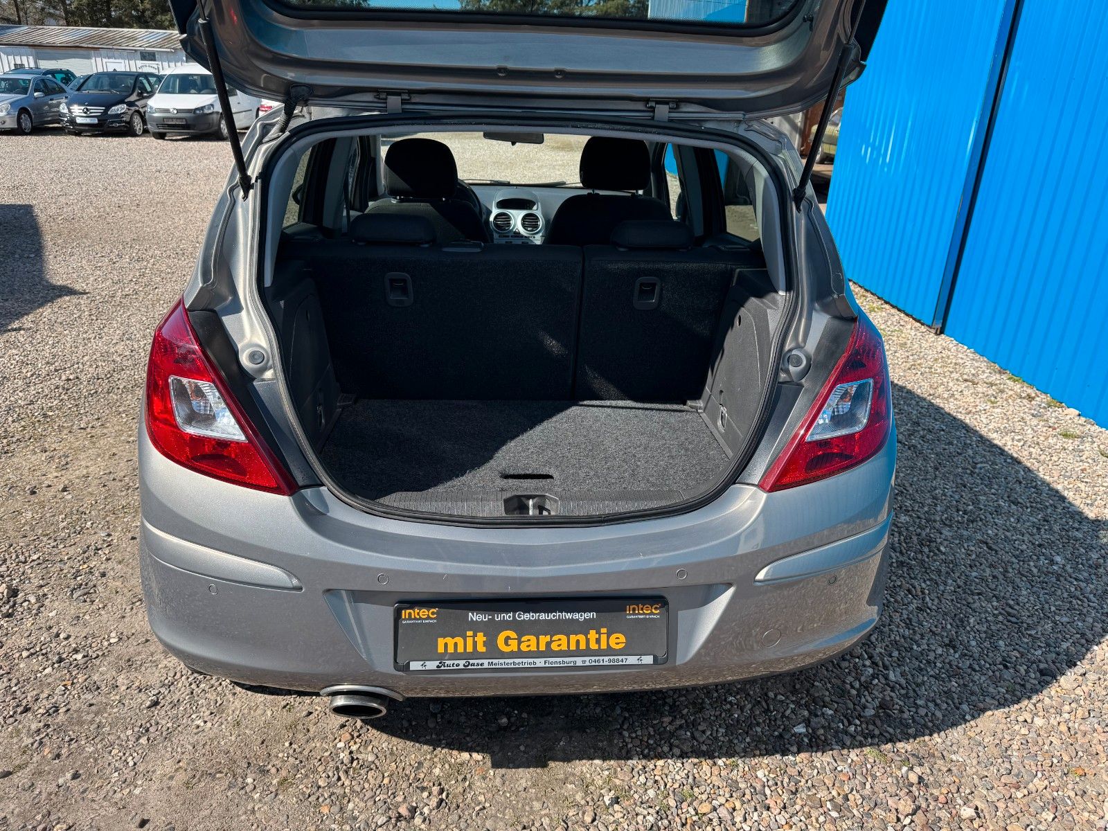Fahrzeugabbildung Opel Corsa D**Satellite**Klima**SHZ**LRH**