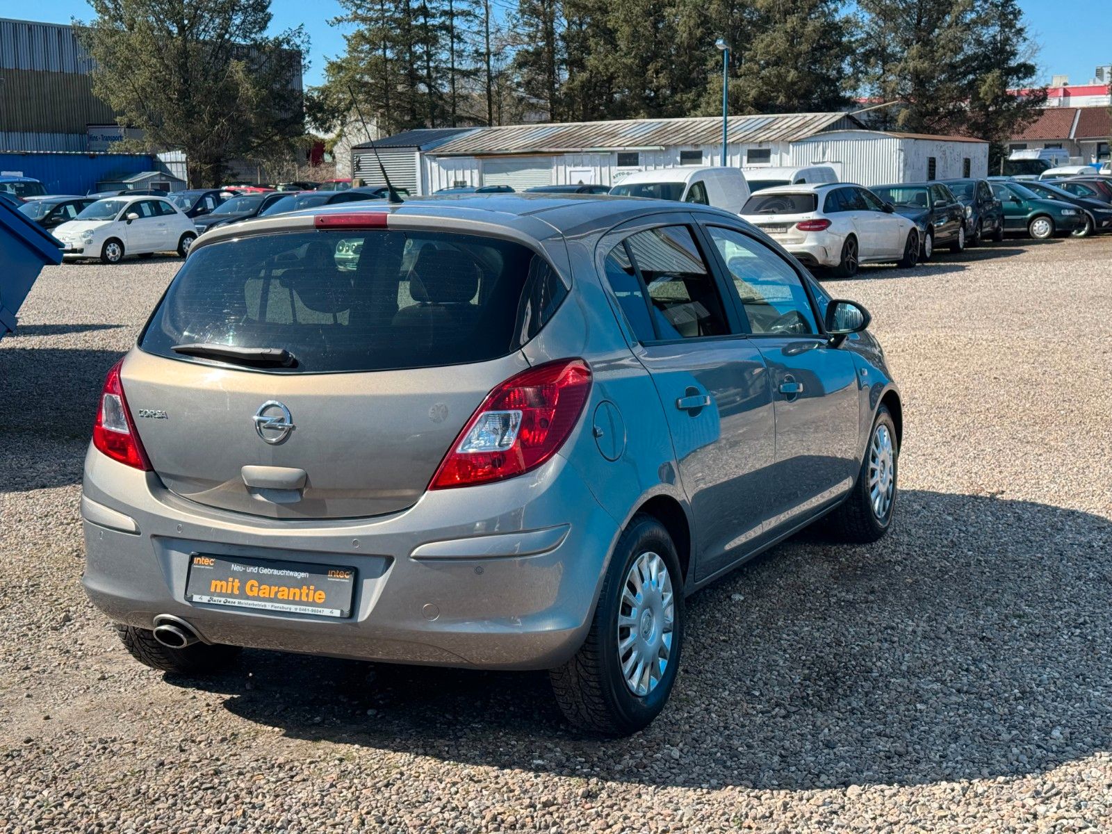 Fahrzeugabbildung Opel Corsa D**Satellite**Klima**SHZ**LRH**