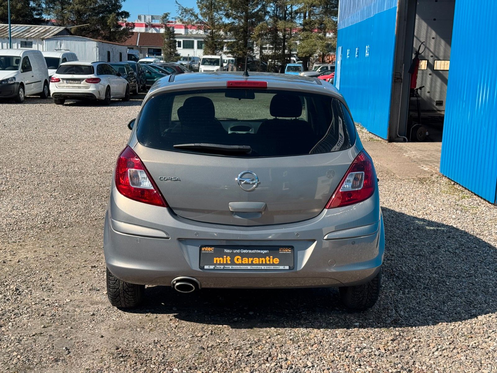 Fahrzeugabbildung Opel Corsa D**Satellite**Klima**SHZ**LRH**