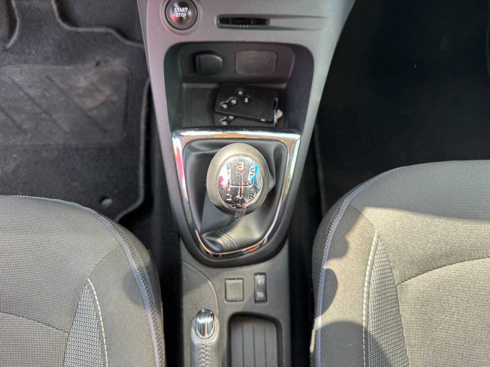 Fahrzeugabbildung Renault Captur**Intens**Temp**Kamera**Klima**